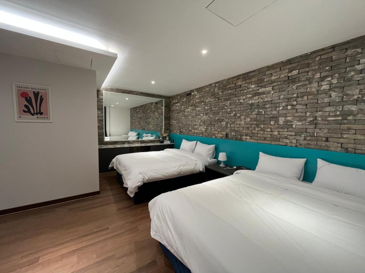 Family Suite - Photo 1