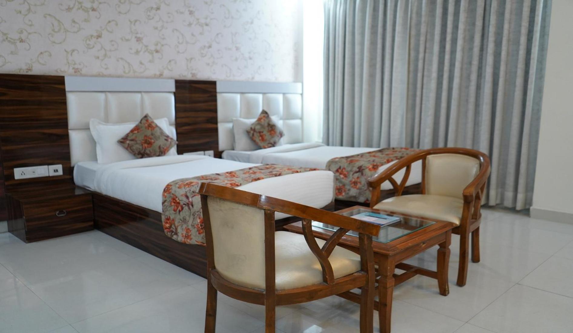Deluxe Twin Room - Photo 7