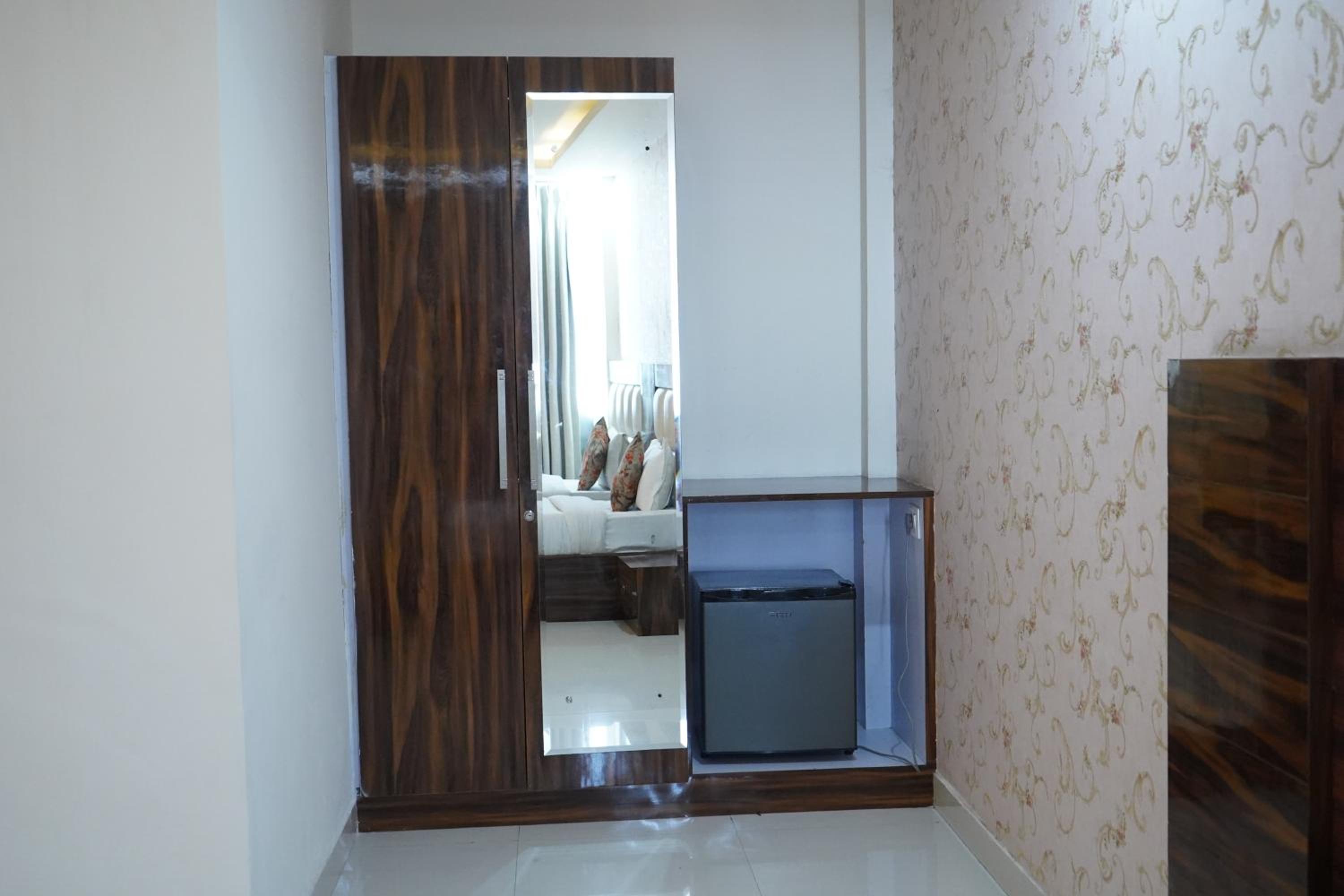 Deluxe Twin Room - Photo 6