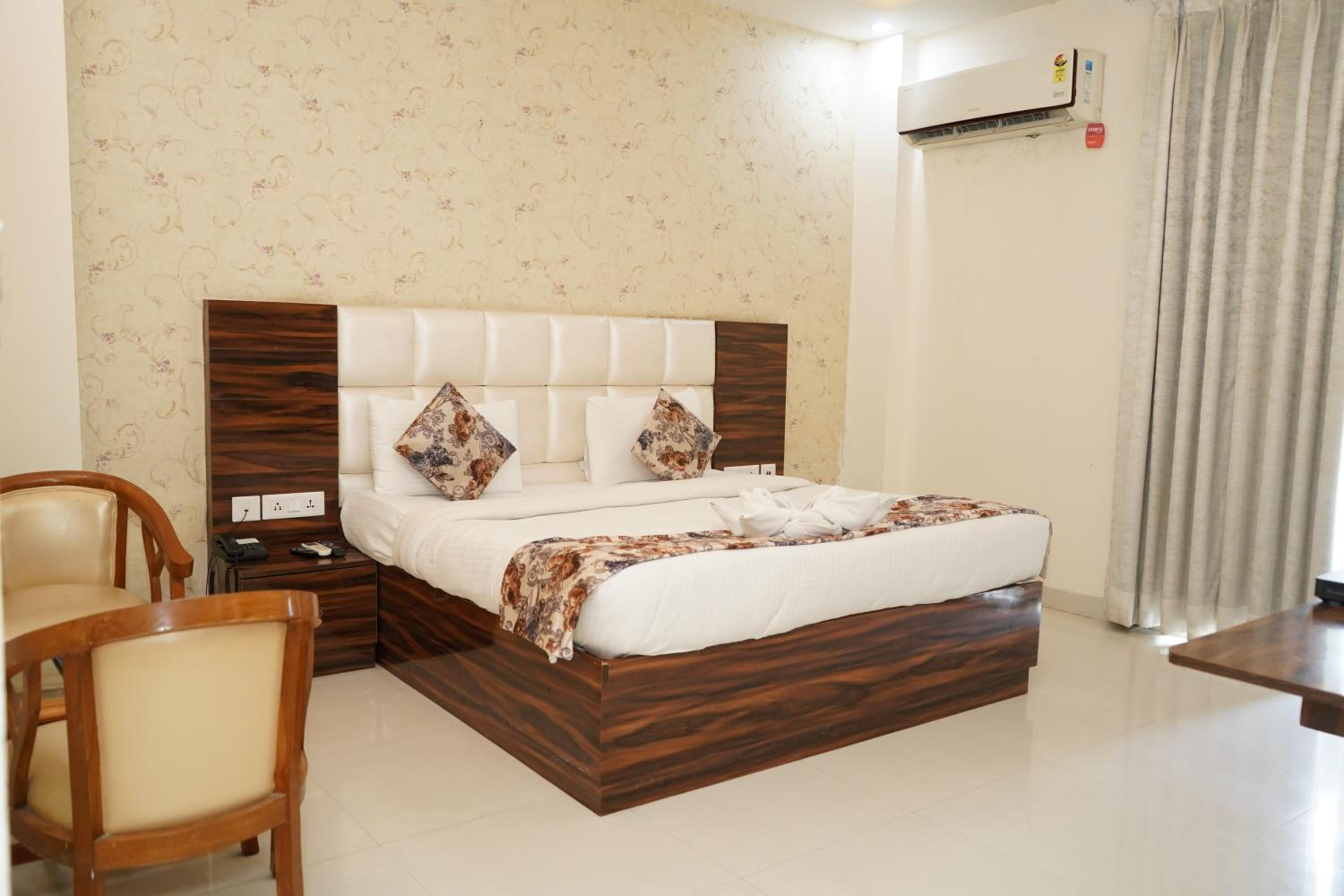 Deluxe Double Room - Photo 3