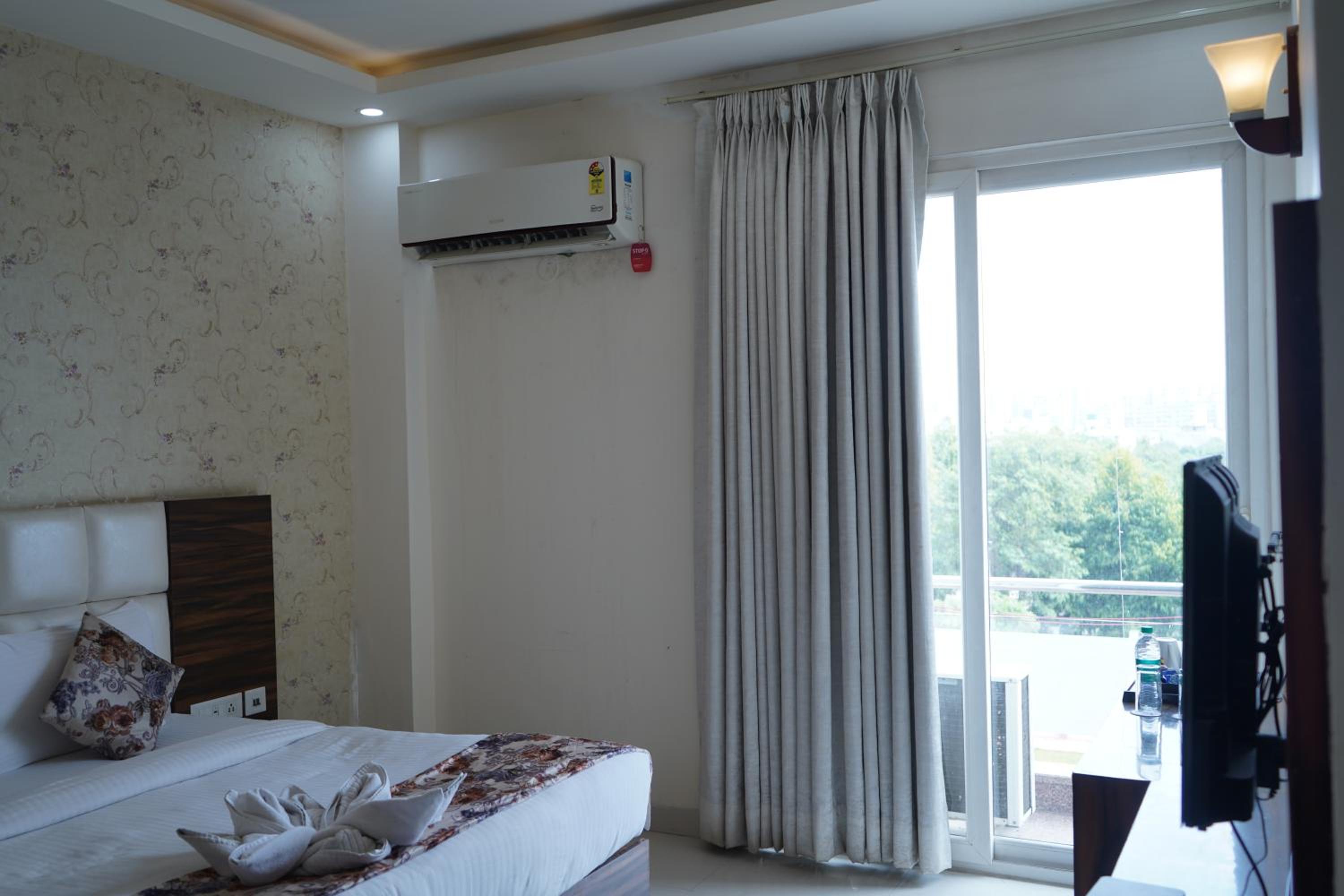 Deluxe Double Room - Photo 2