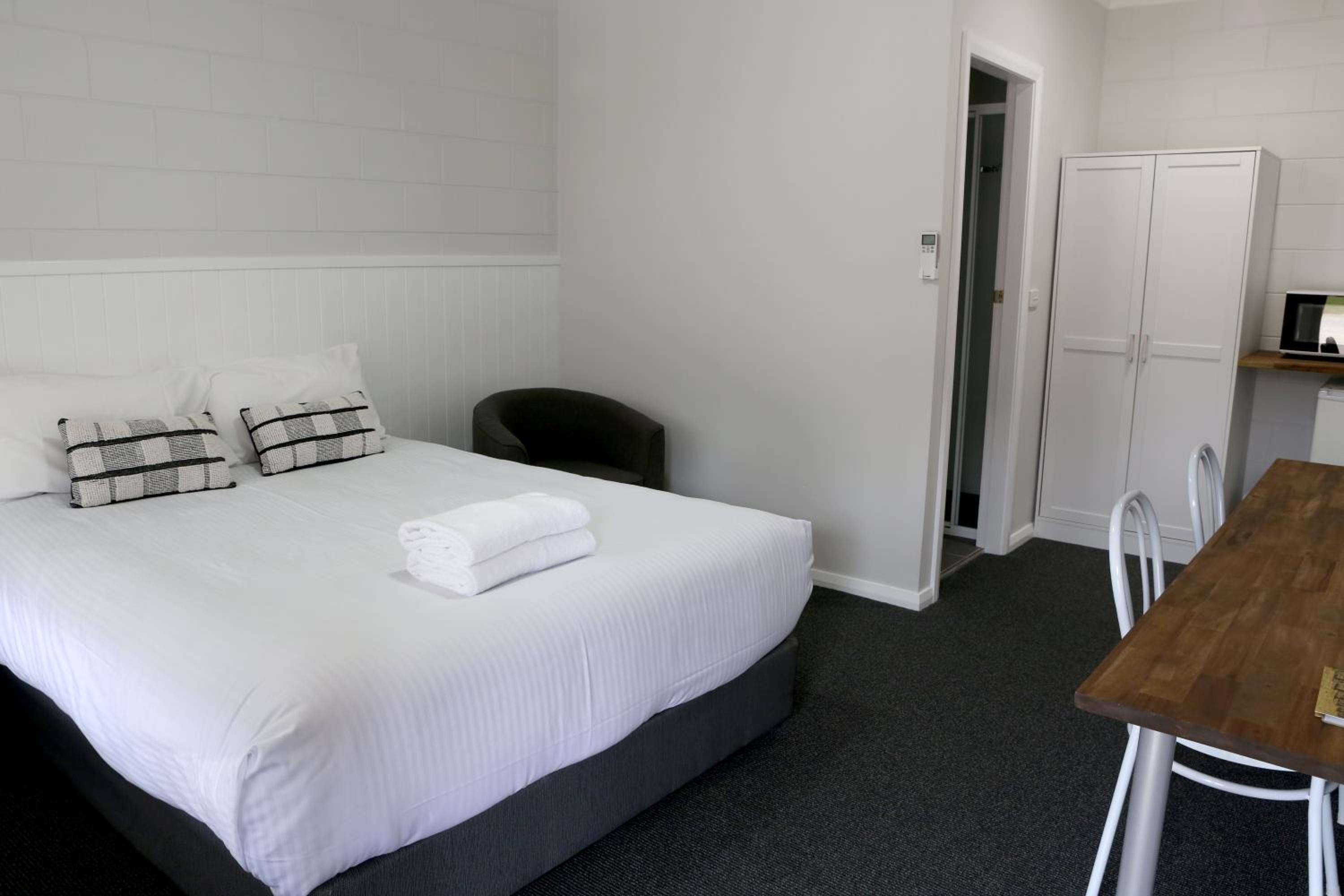 Standard Queen Room - Photo 1