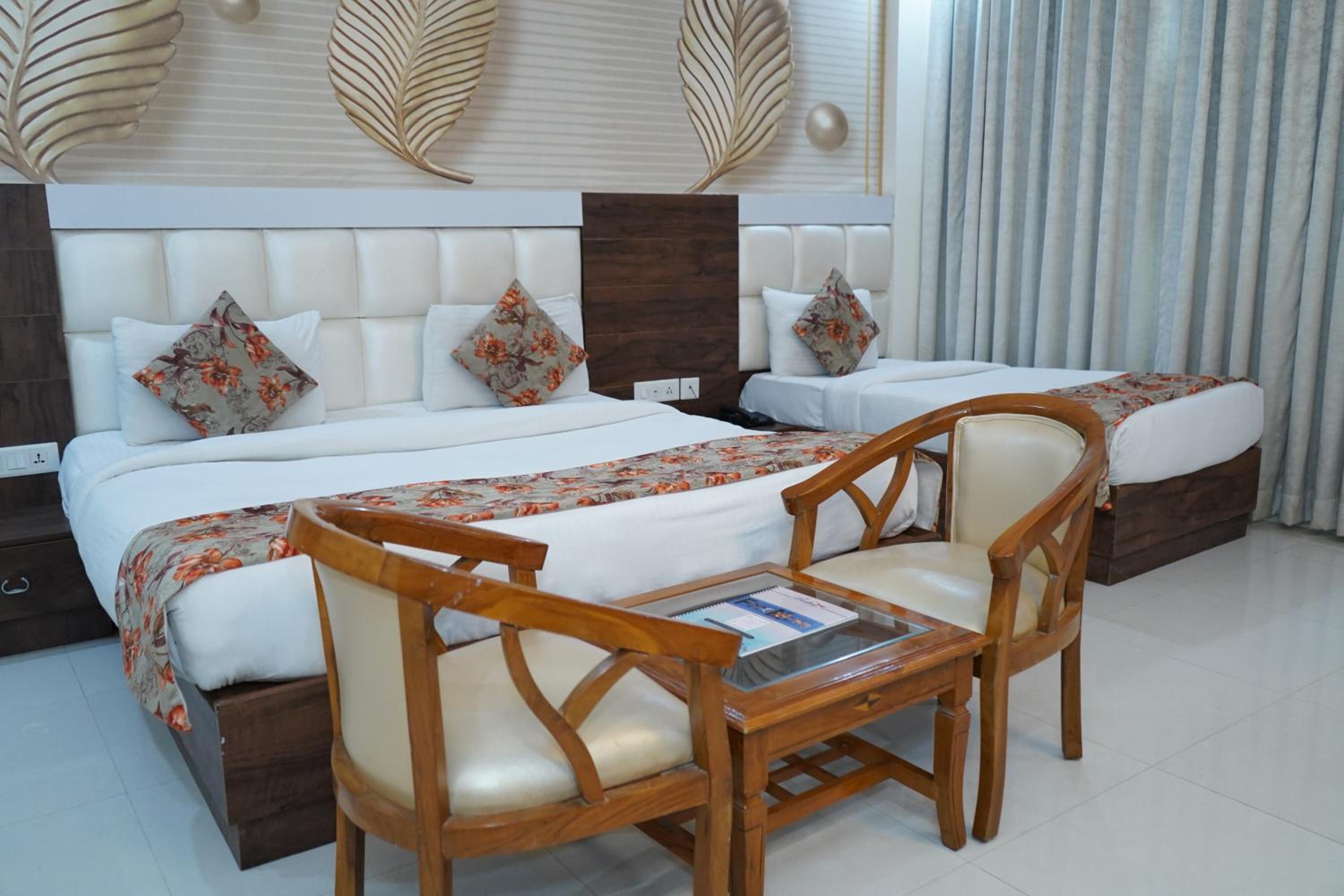 Junior Suite with Balcony photo 1