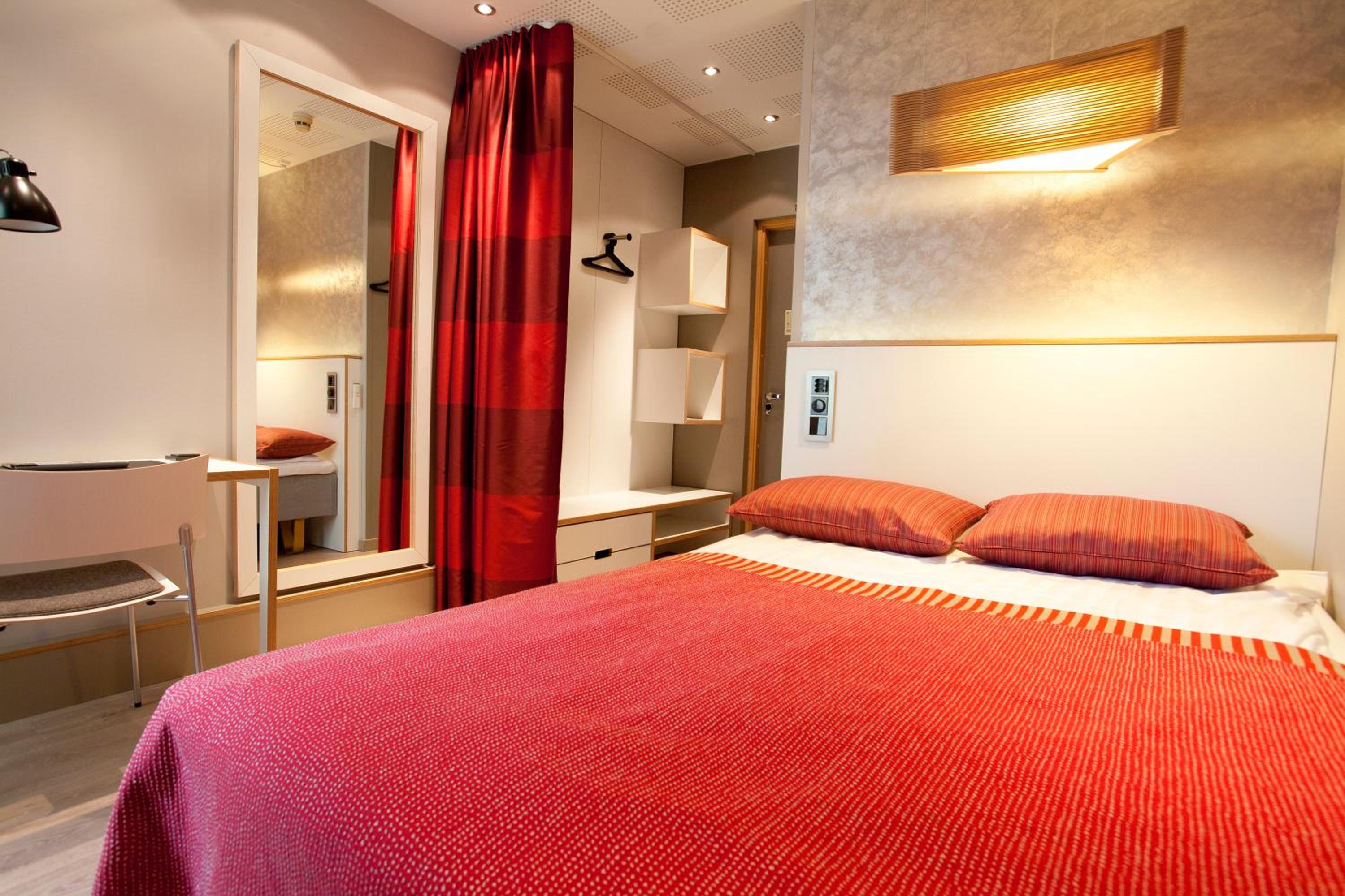 Small Double Room - Photo 1