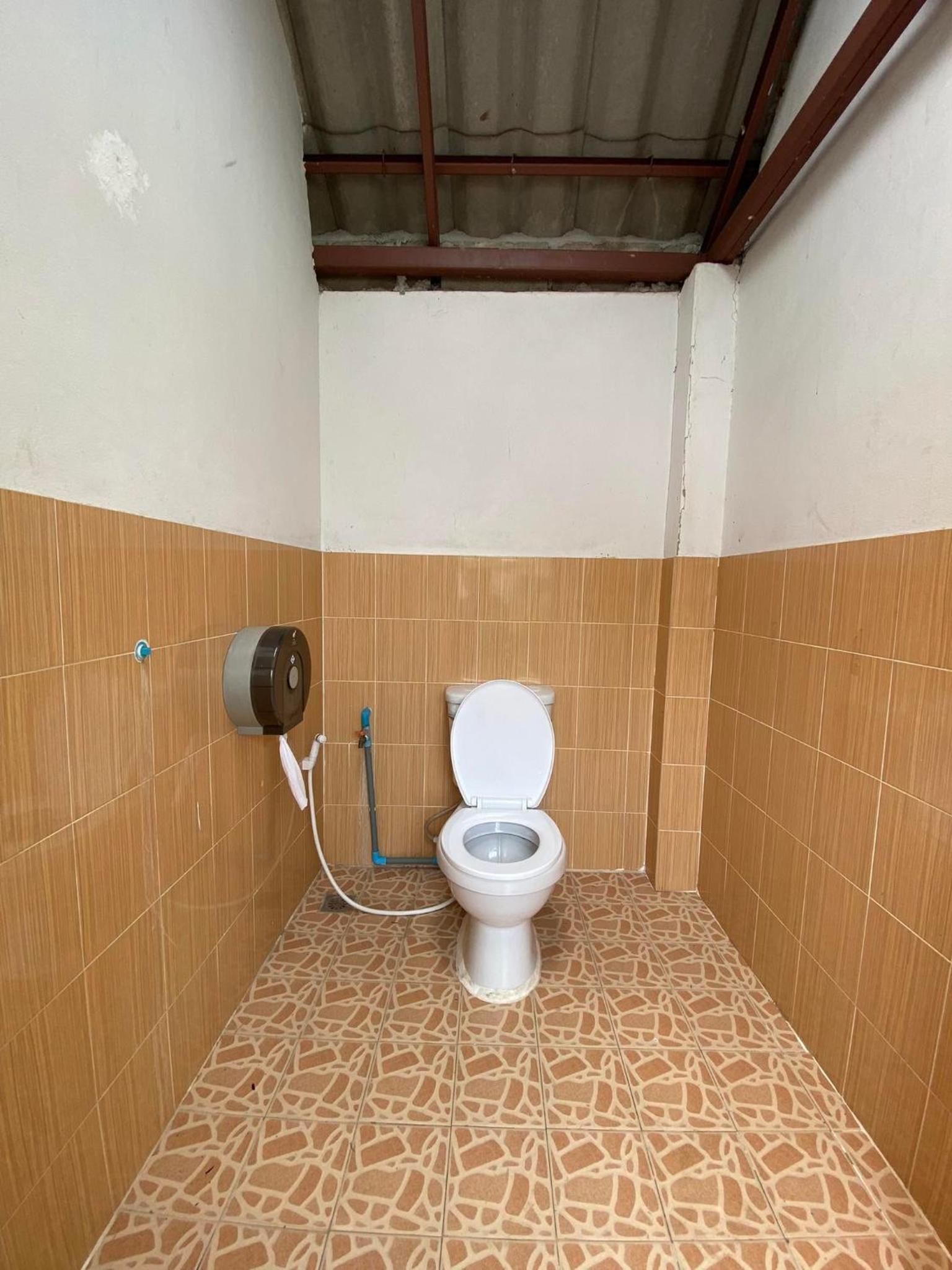 Twin Room with Shared Bathroom photo 2