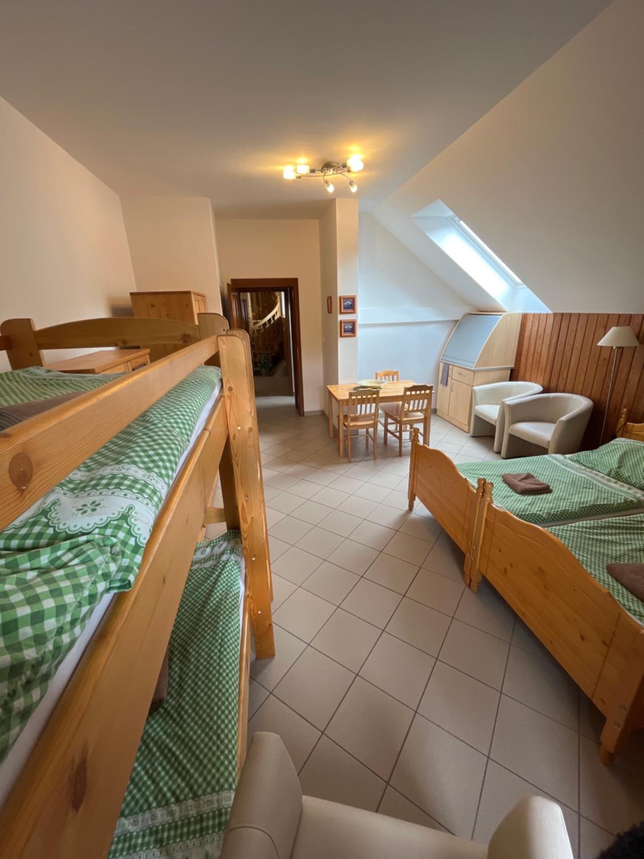 Quadruple Room with Private Bathroom photo 3