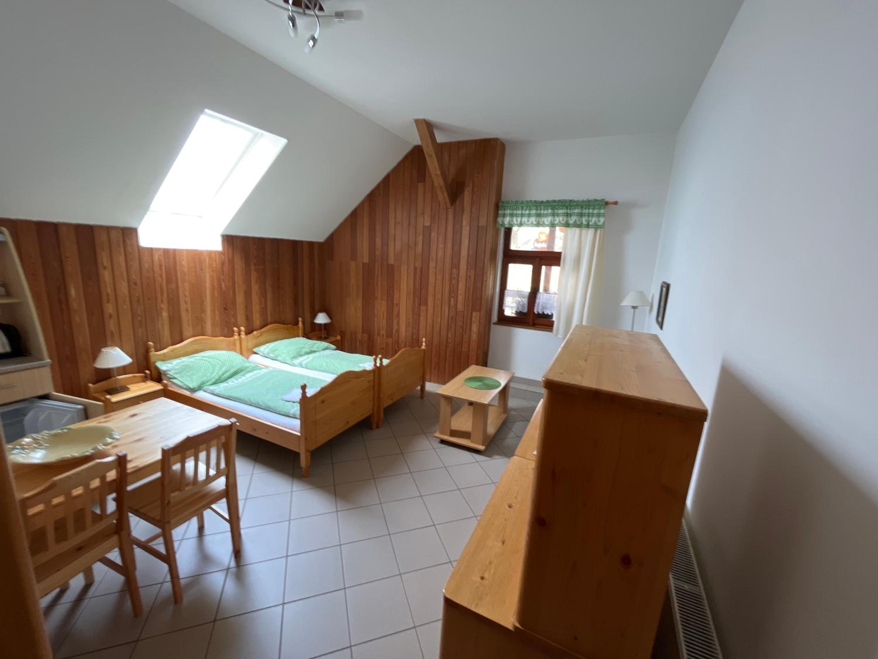 Twin Room with Bathroom photo 1