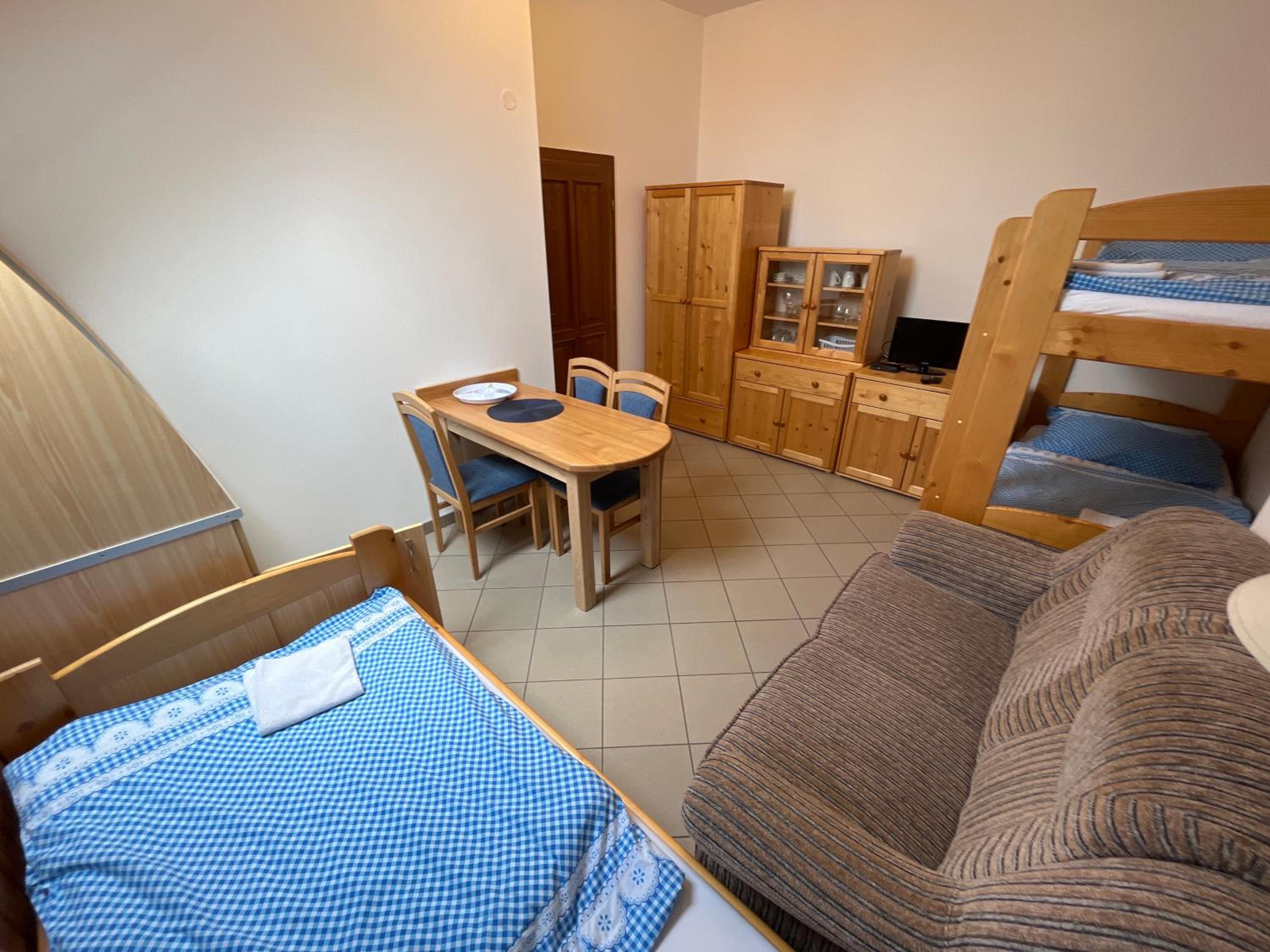 Triple Room with Bathroom photo 2