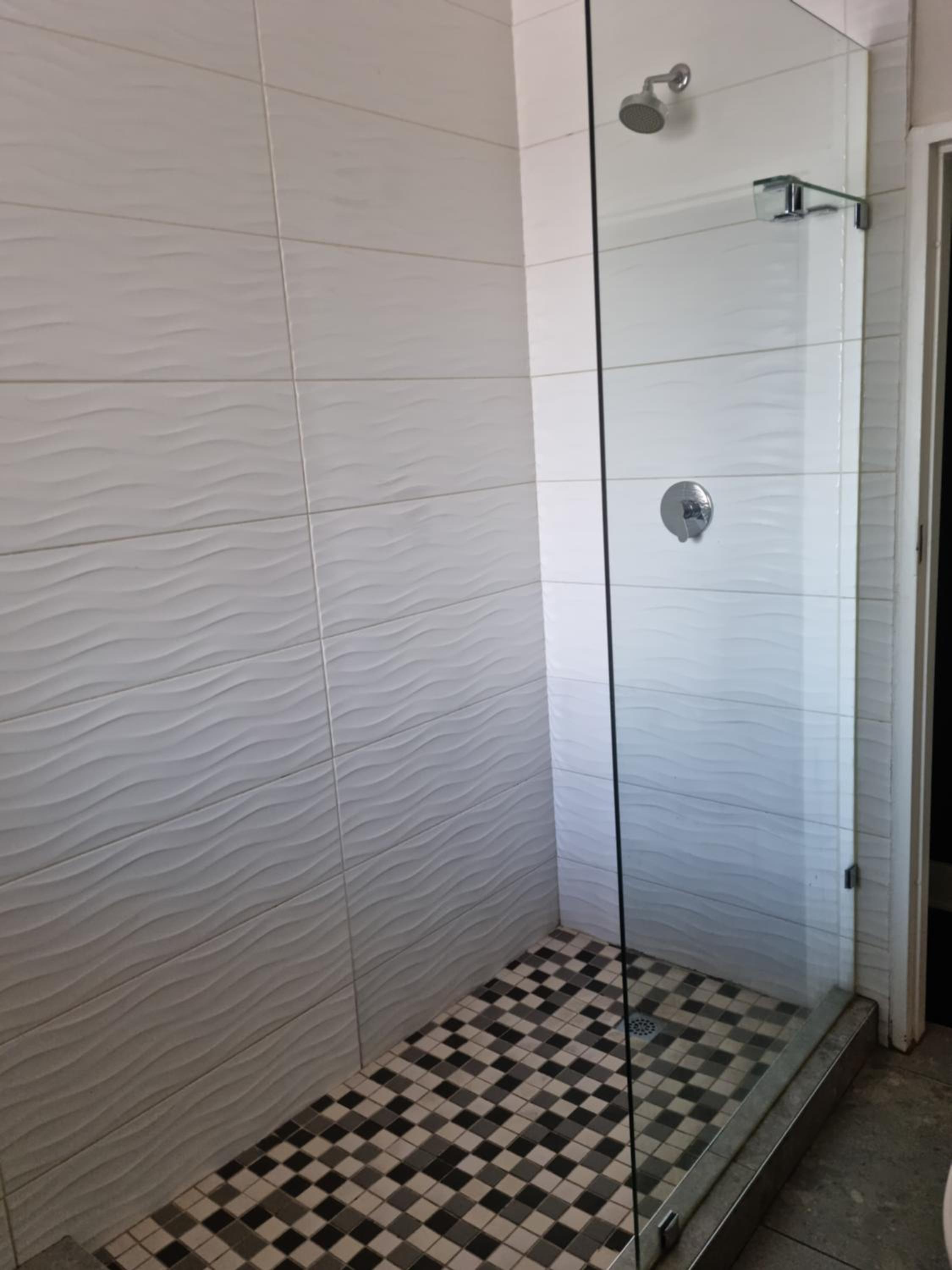 Deluxe King Suite photo 3