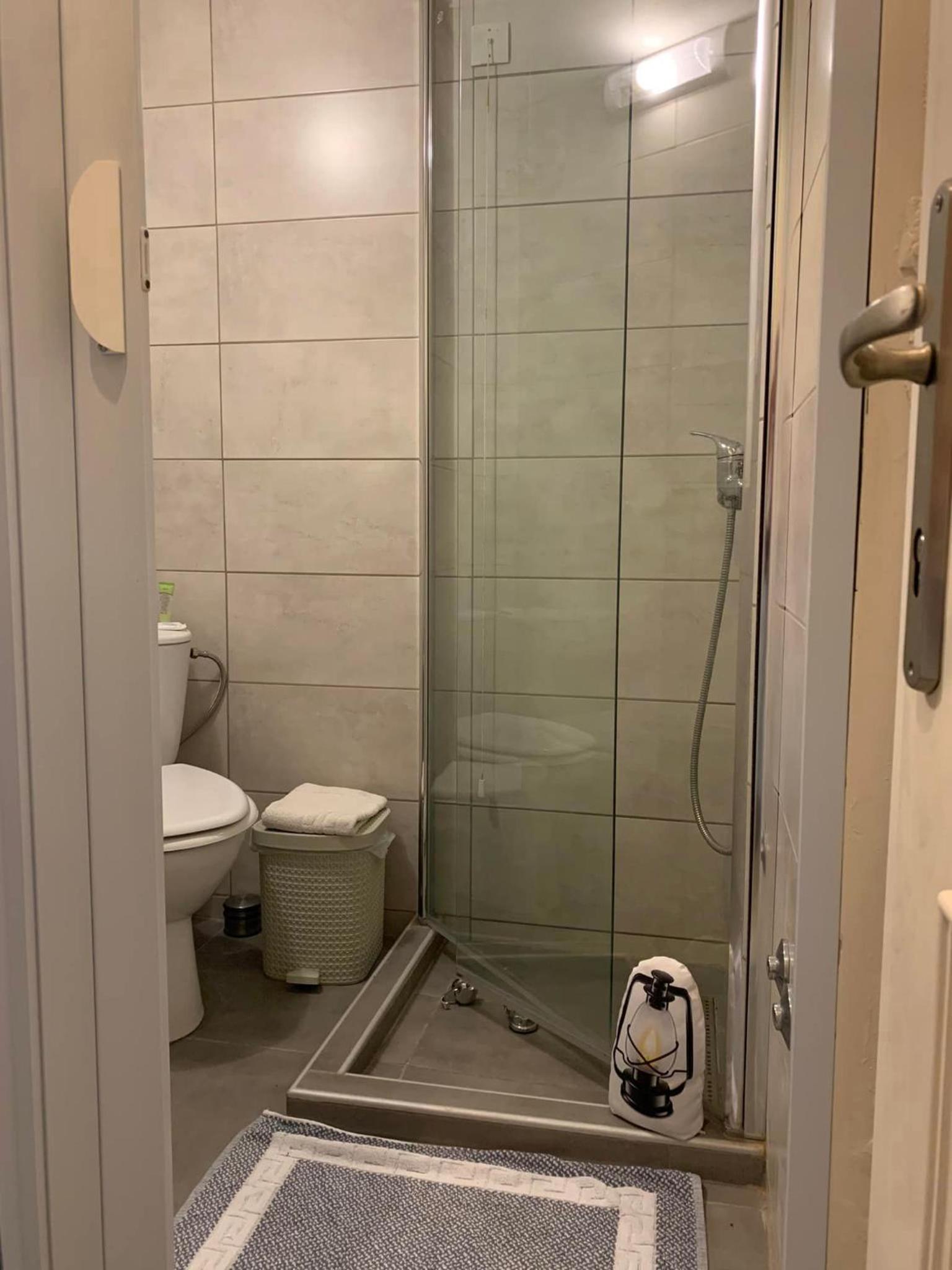 Family Room with Bathroom photo 2