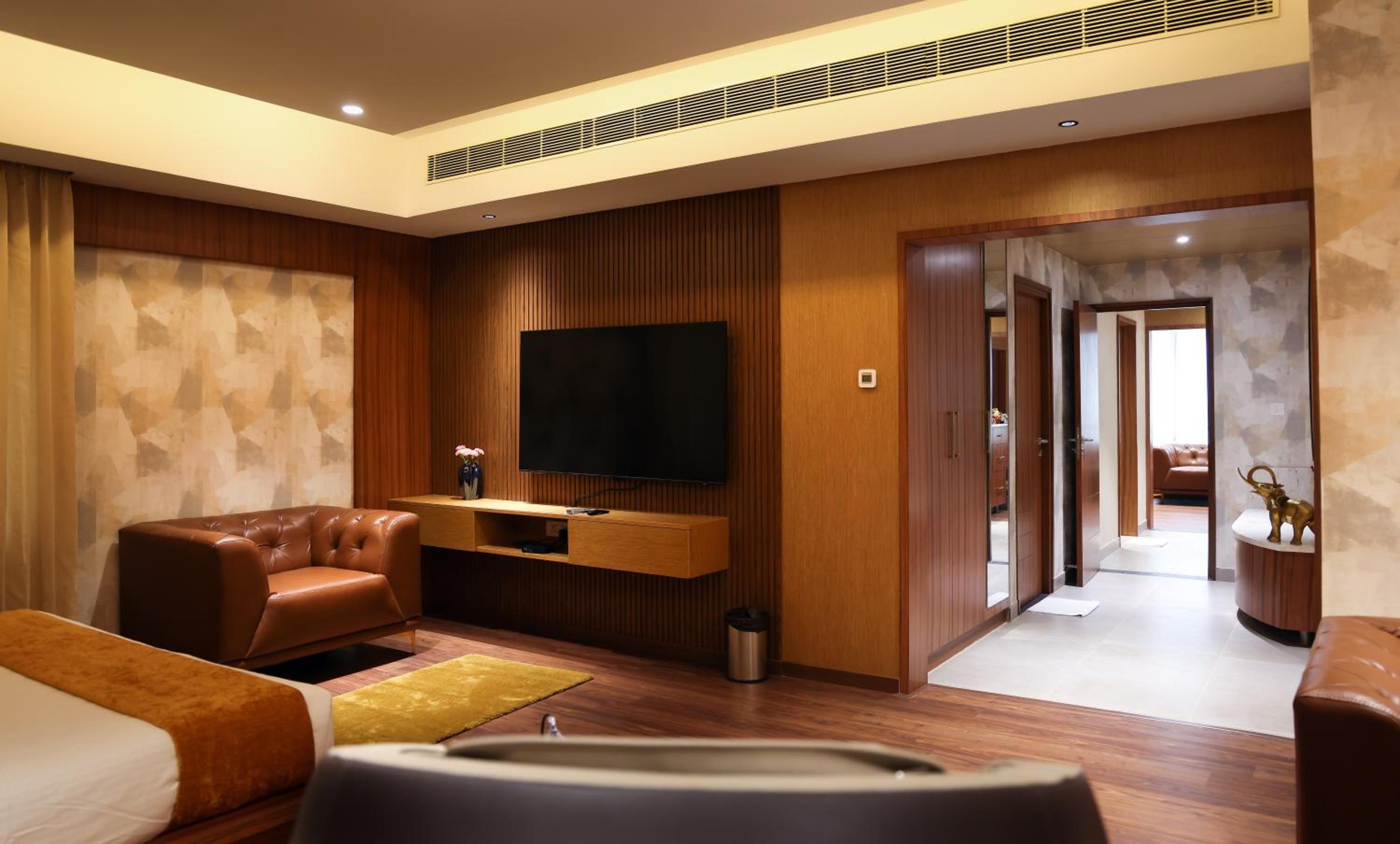 Suite - Photo 2