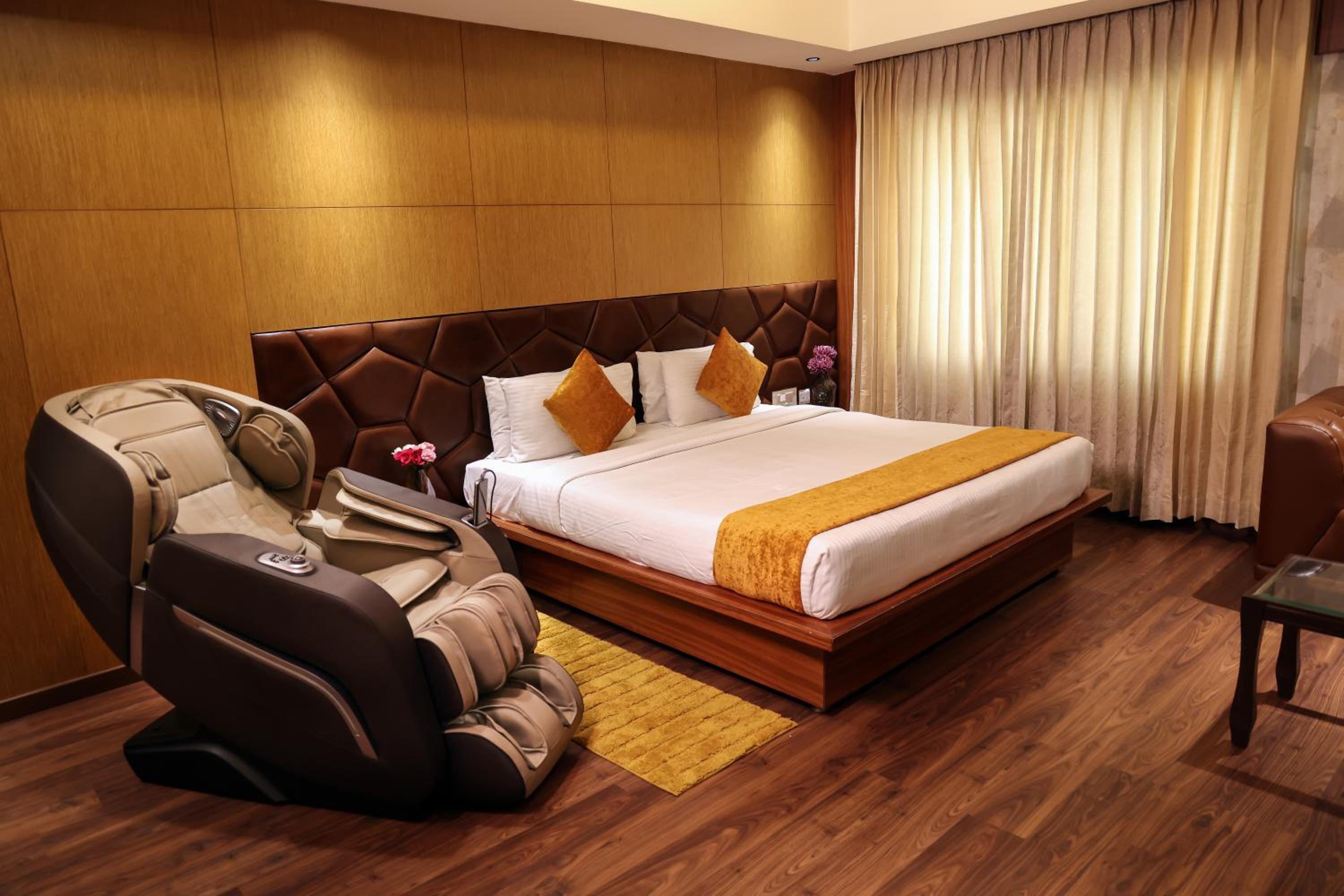 Suite - Photo 3