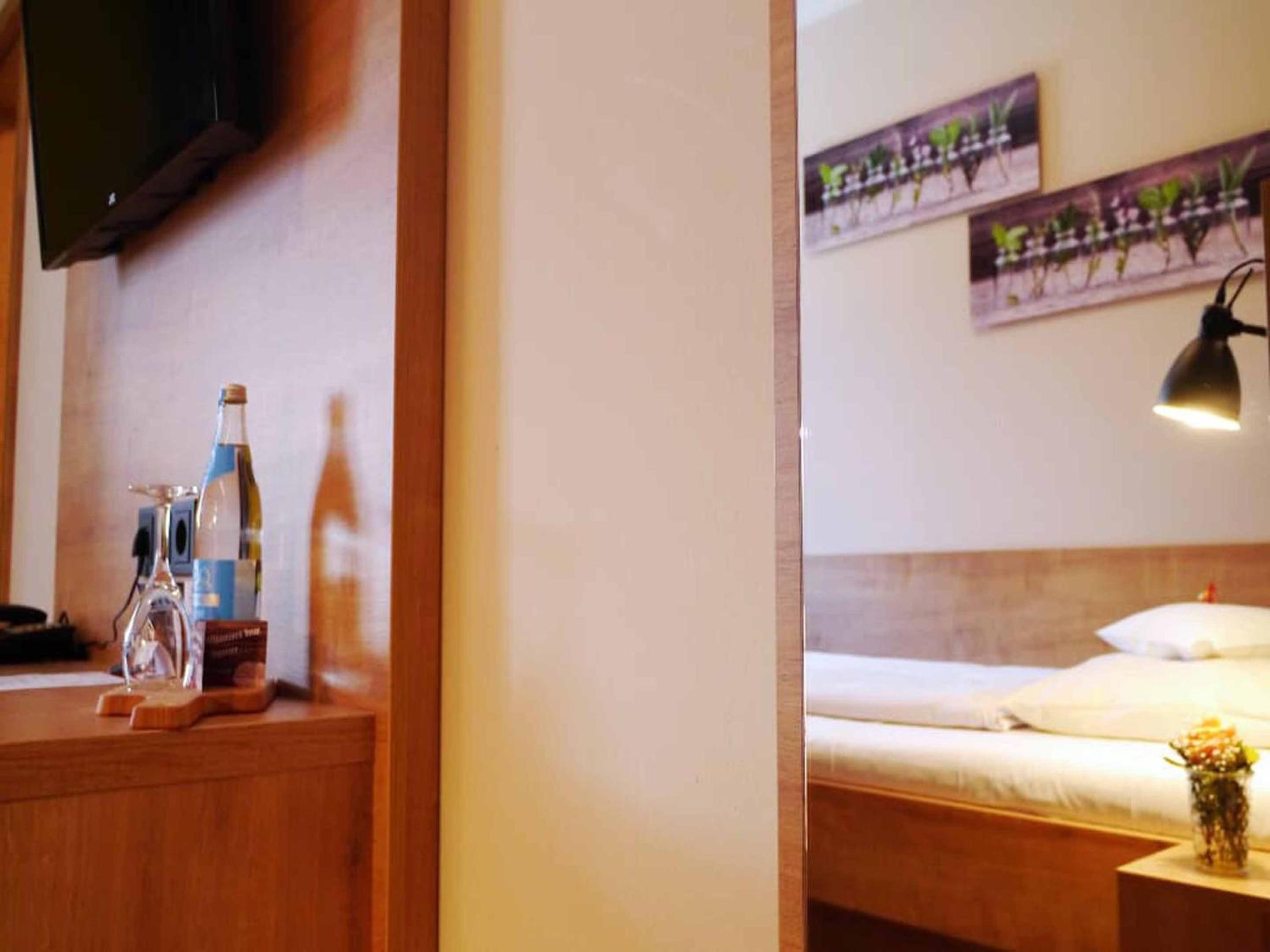 Single Room photo 2