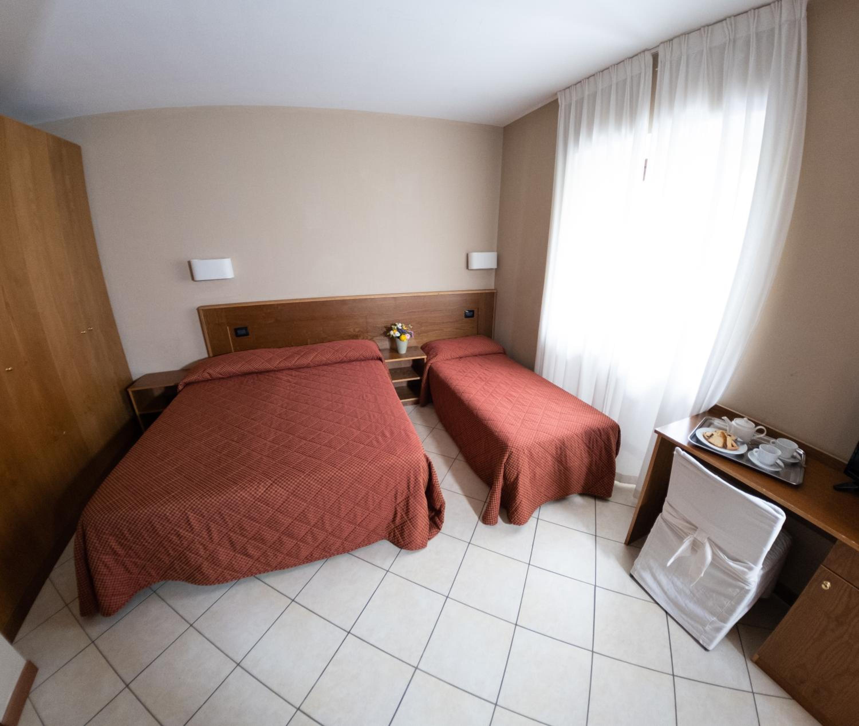 Classic Triple Room photo 1