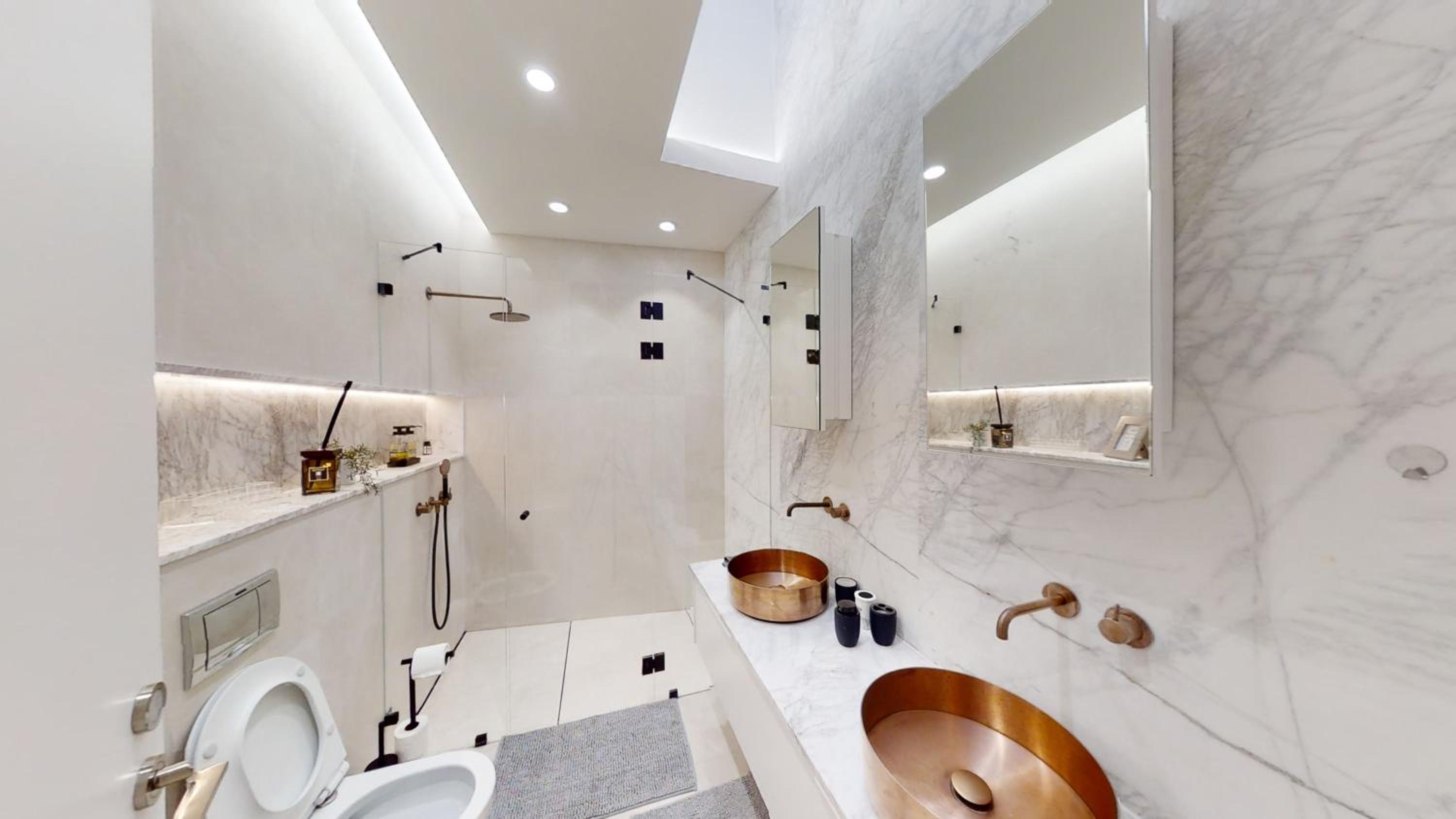 Four-Bedroom House - Photo 23