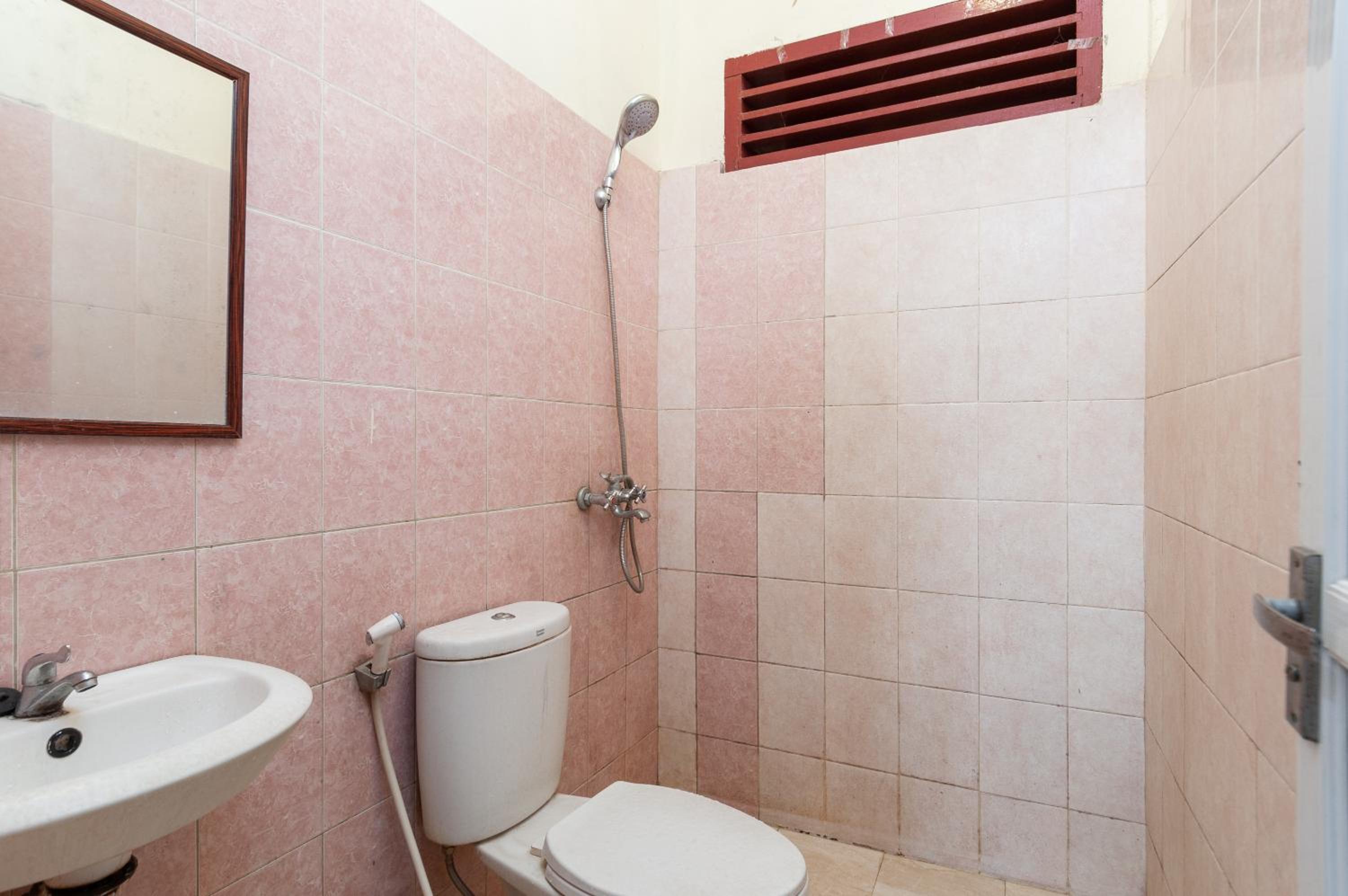 Double Room - Photo 5