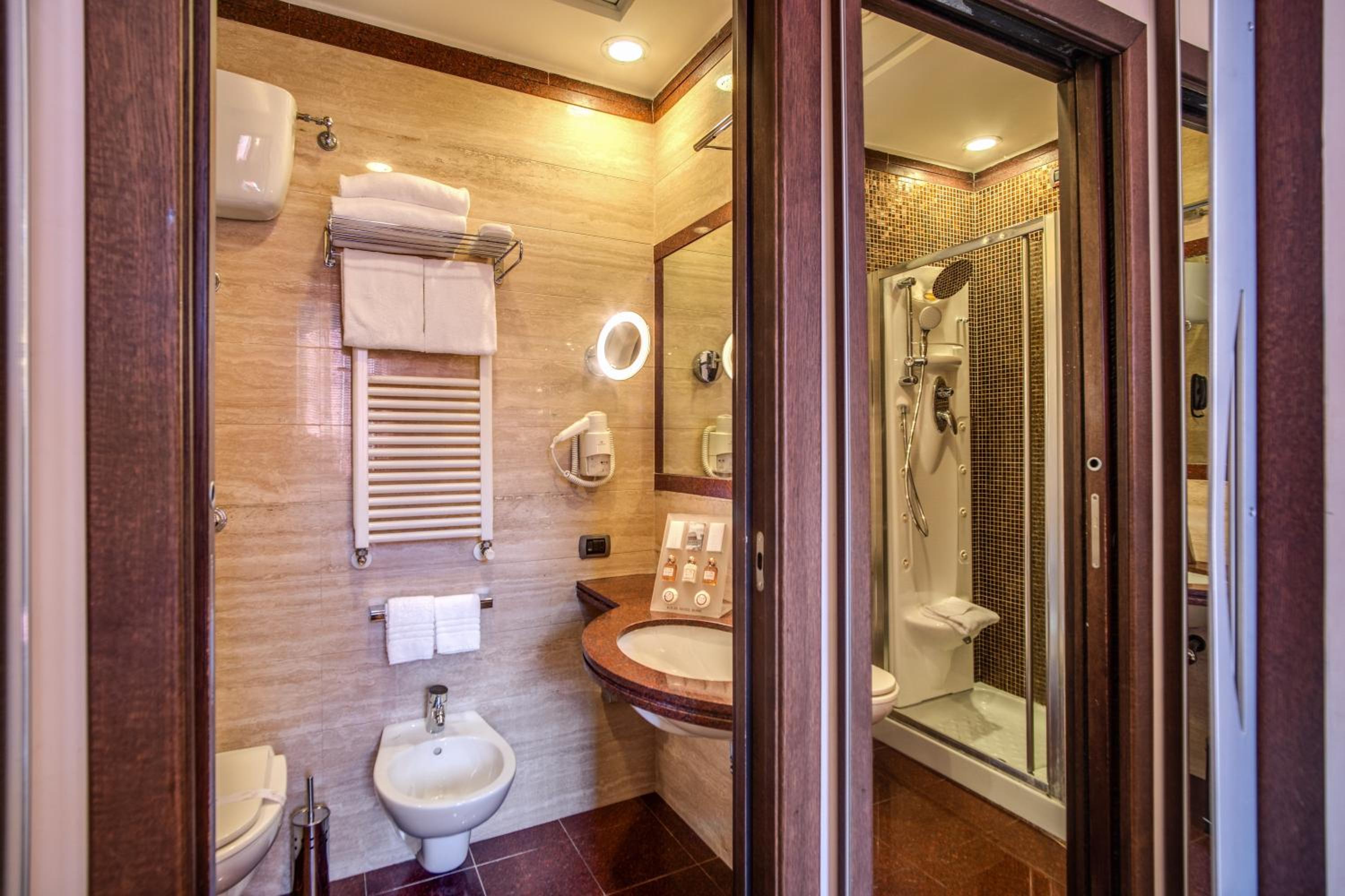 Single Room photo 3