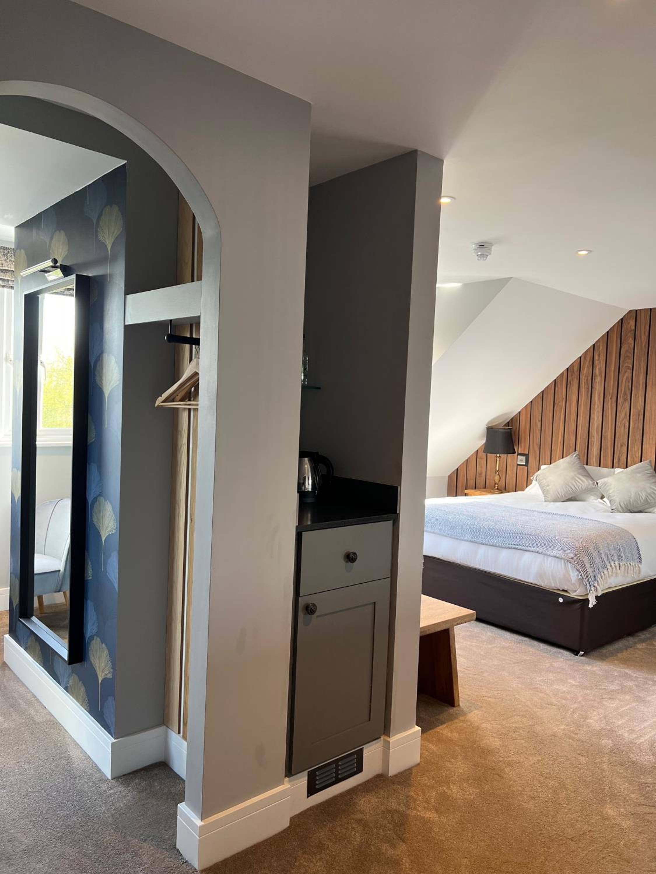 Deluxe King Room