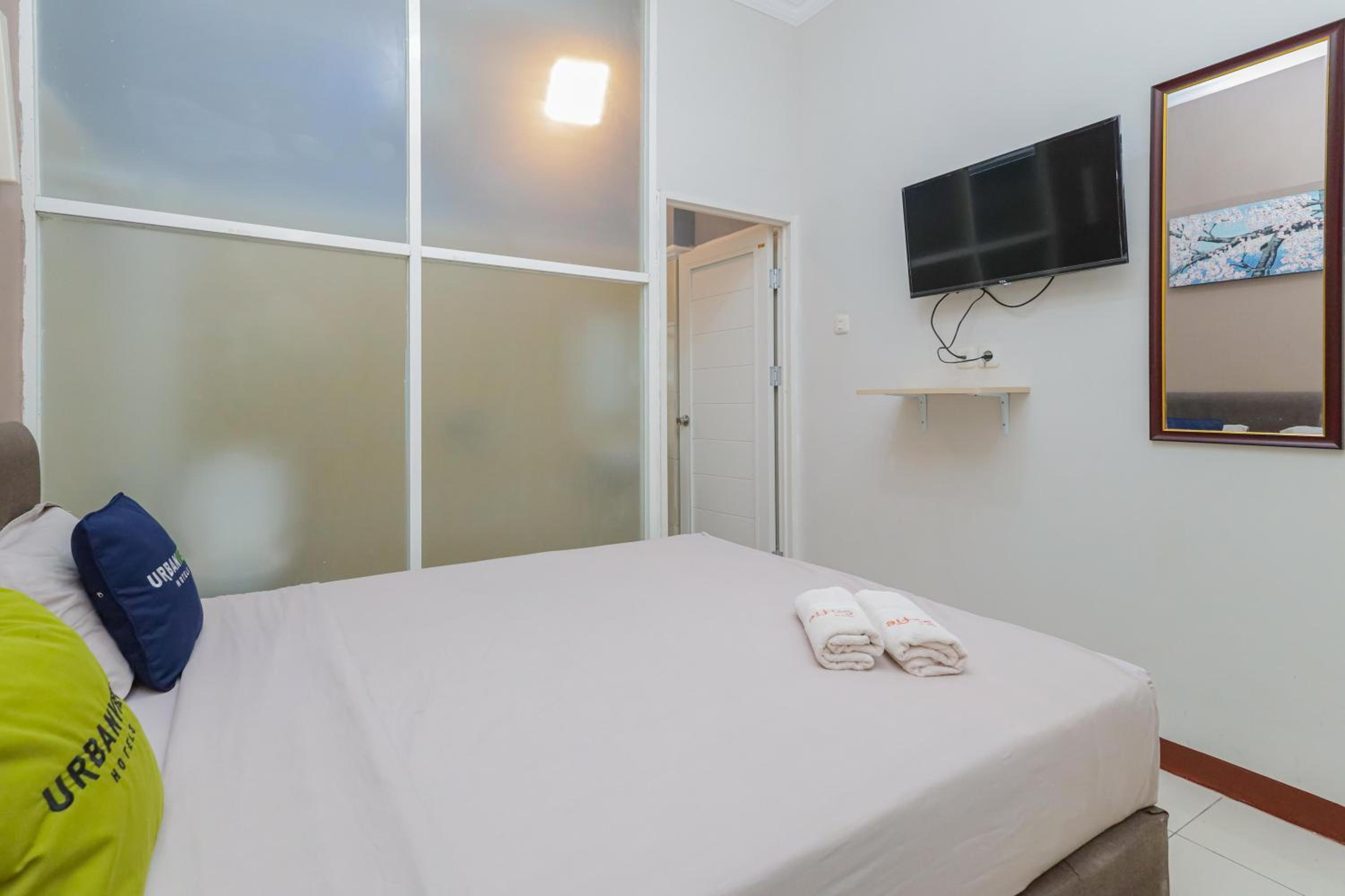 Deluxe Room - Photo 5