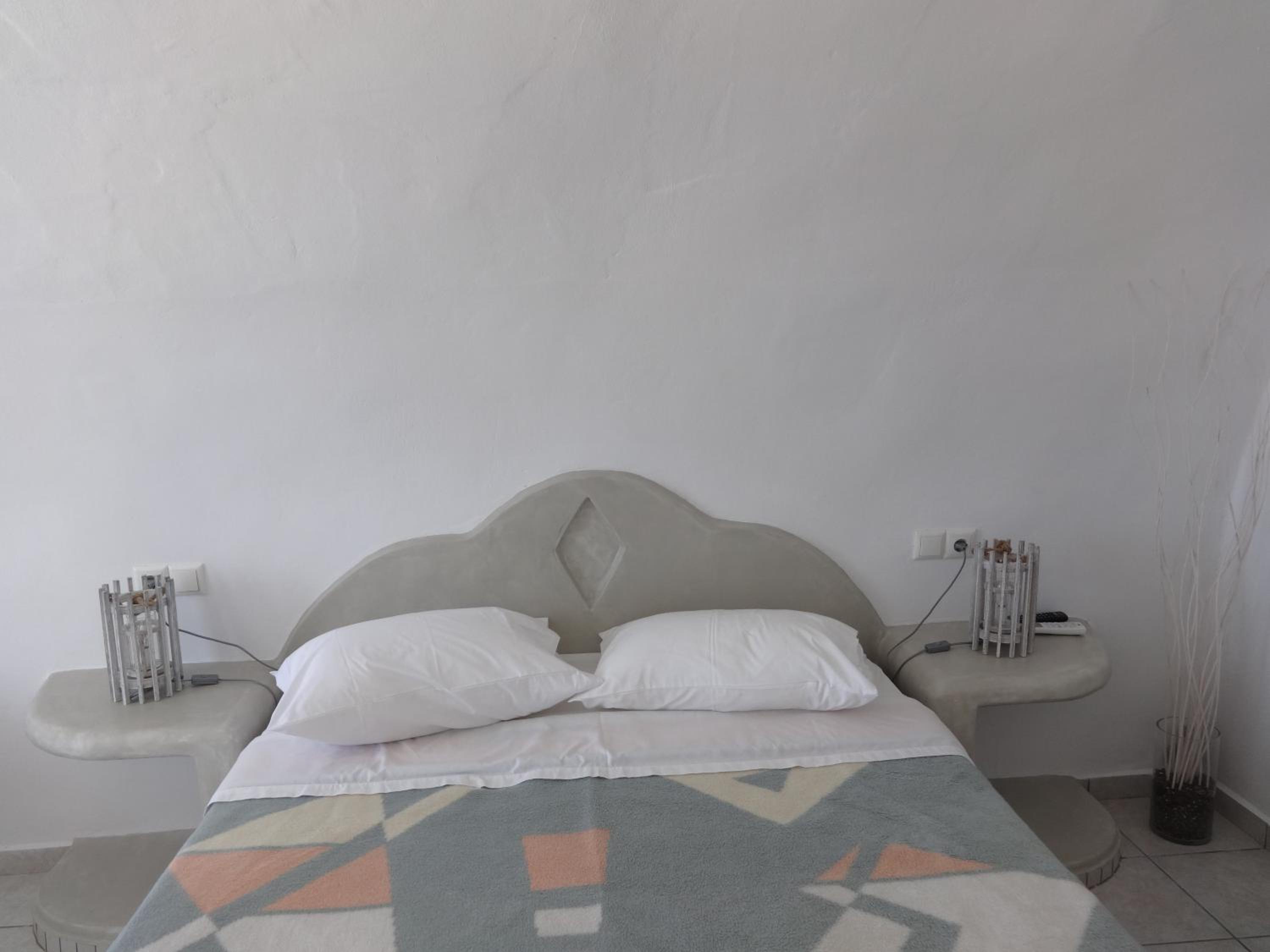 Double or Twin Room - Photo 8