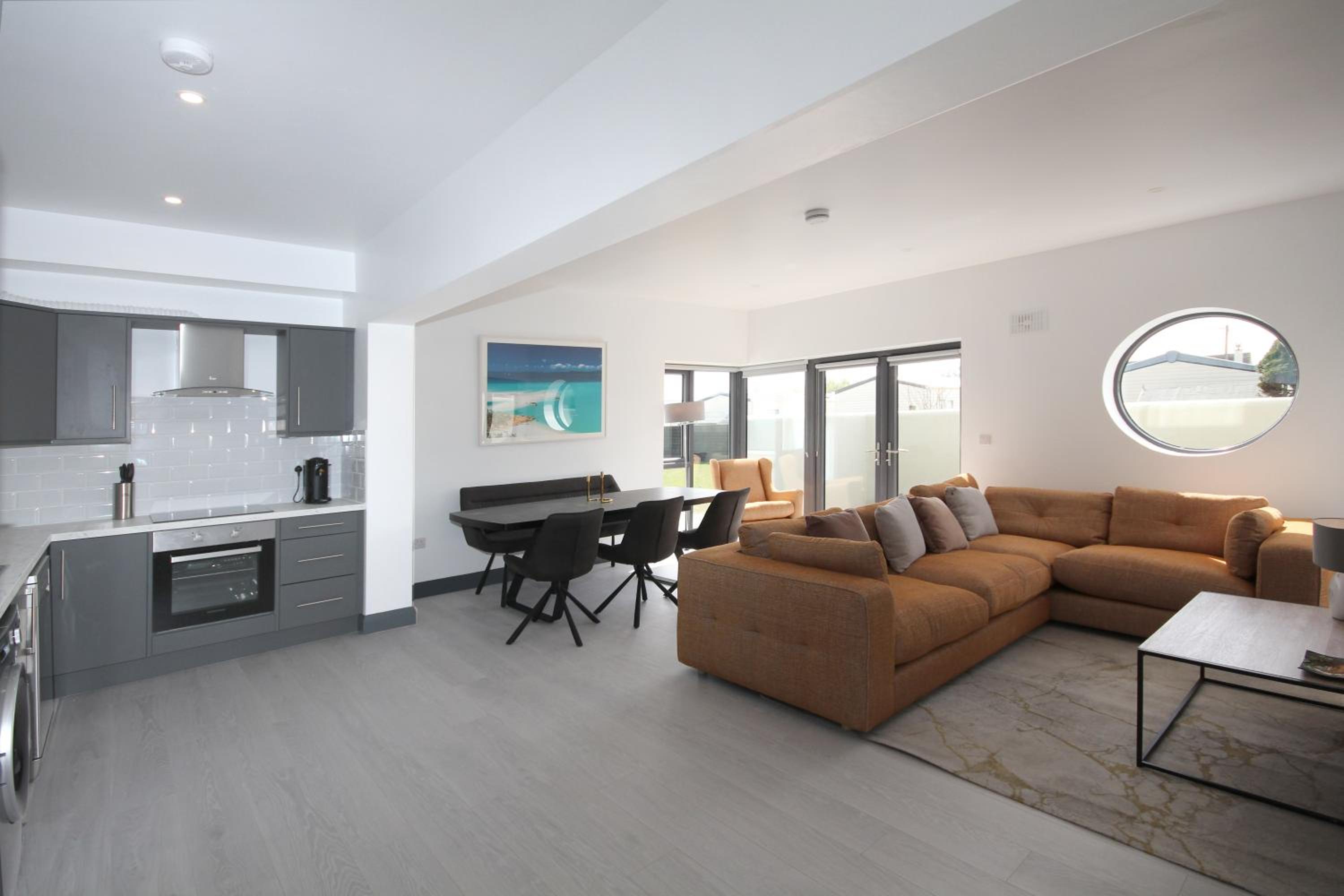 Three-Bedroom Apartment photo 1