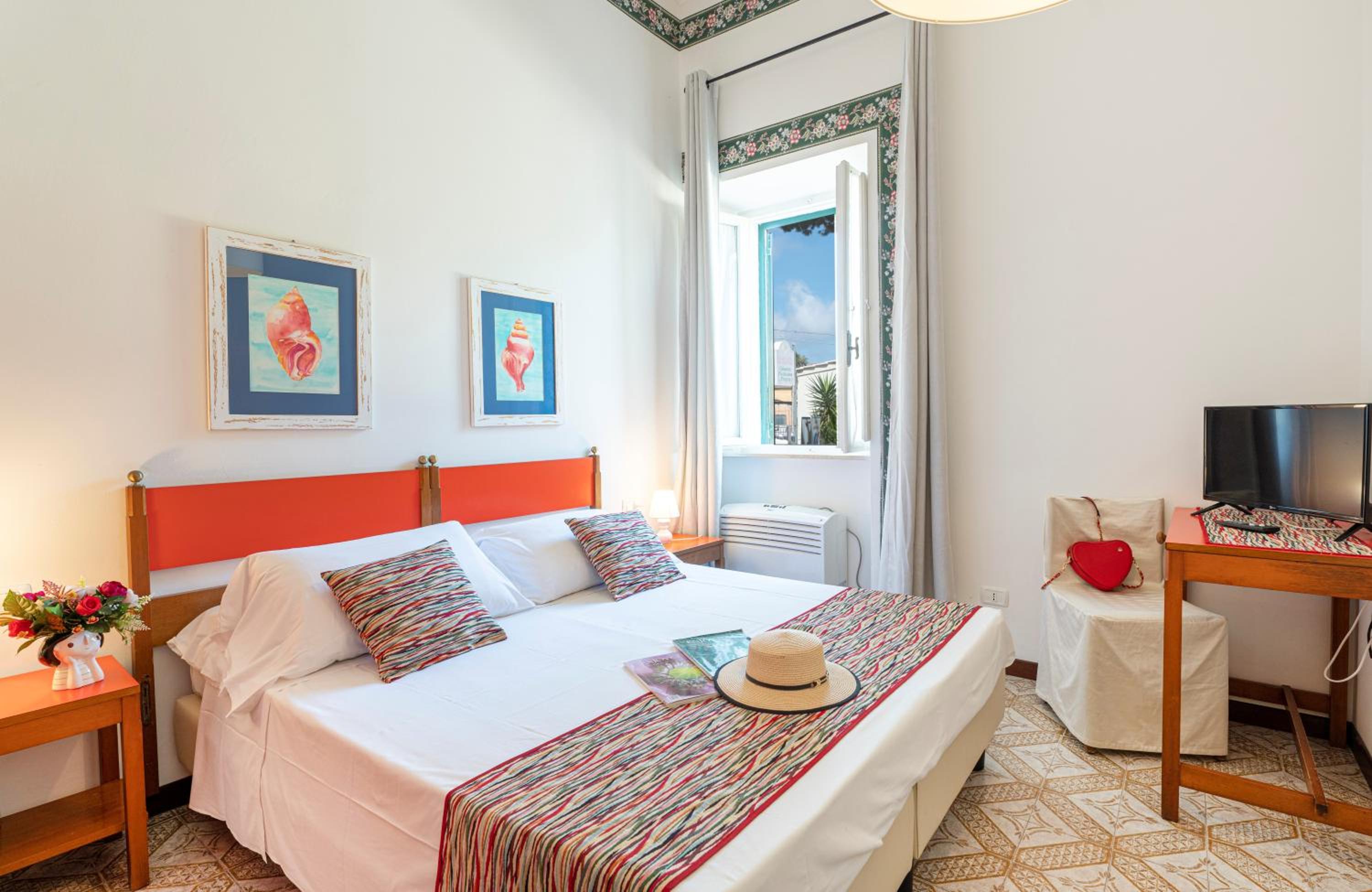 Classic Double Room - Photo 13