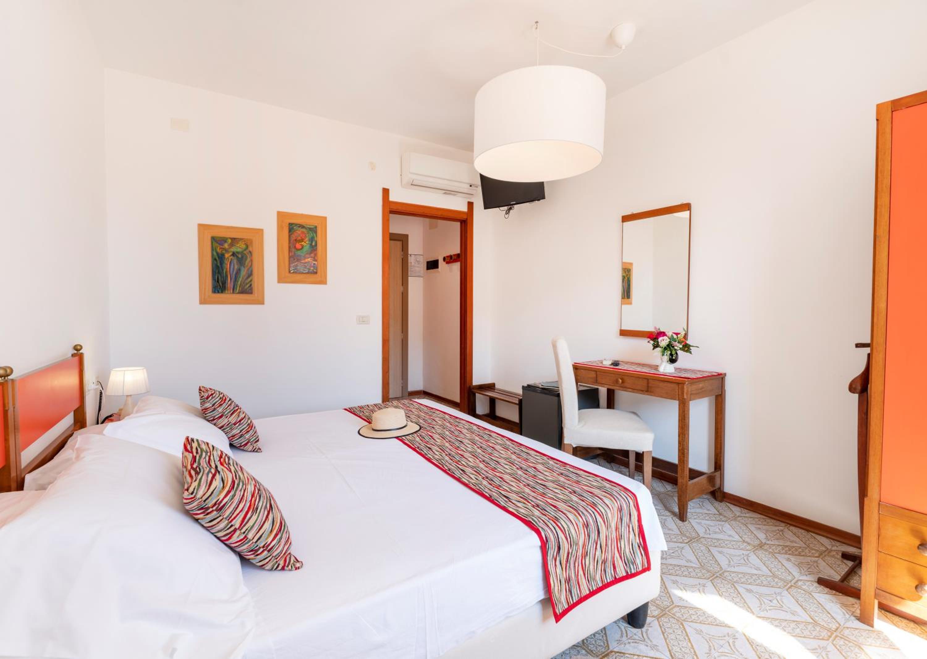 Classic Double Room - Photo 2