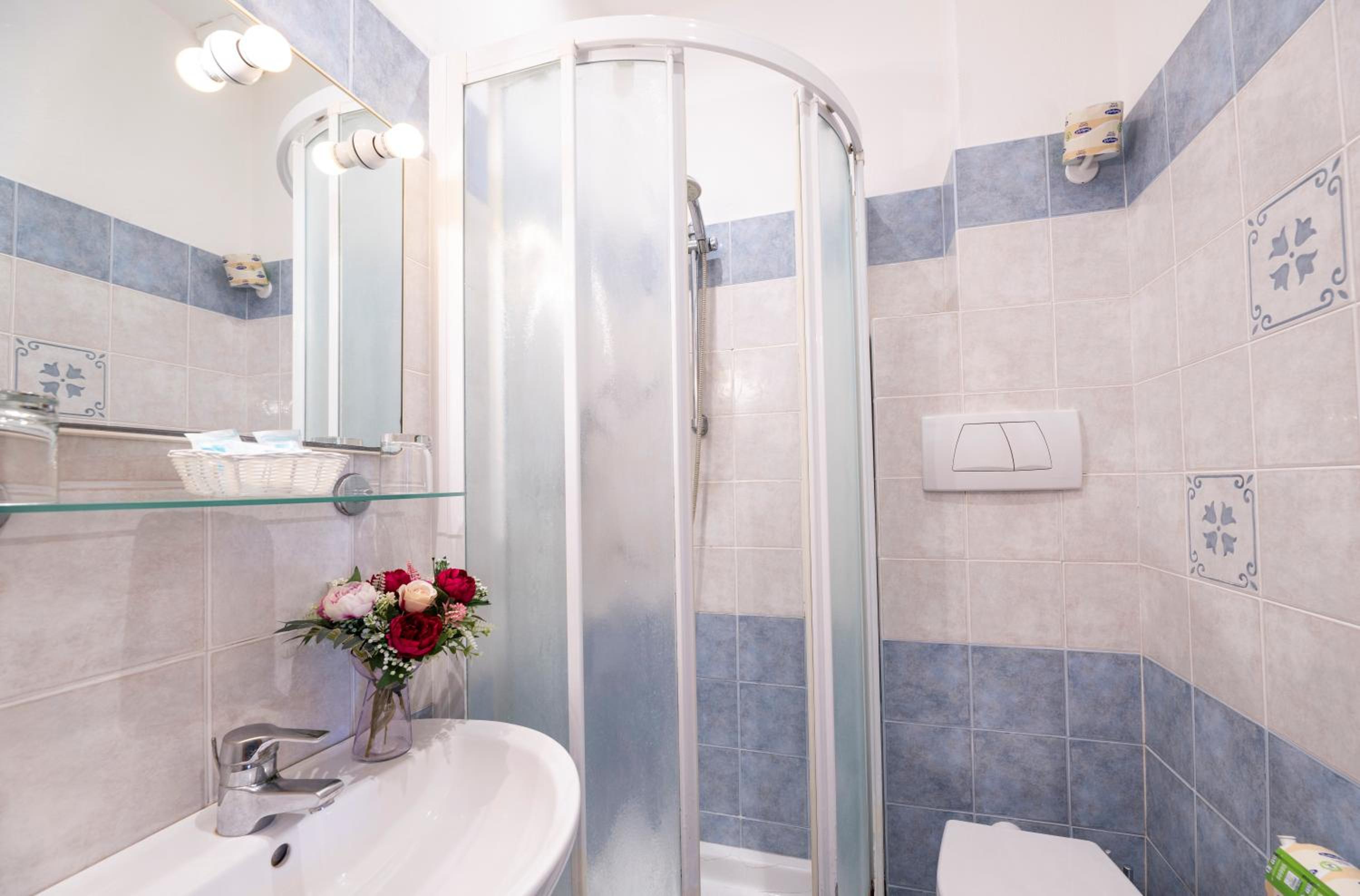 Classic Double Room - Photo 14