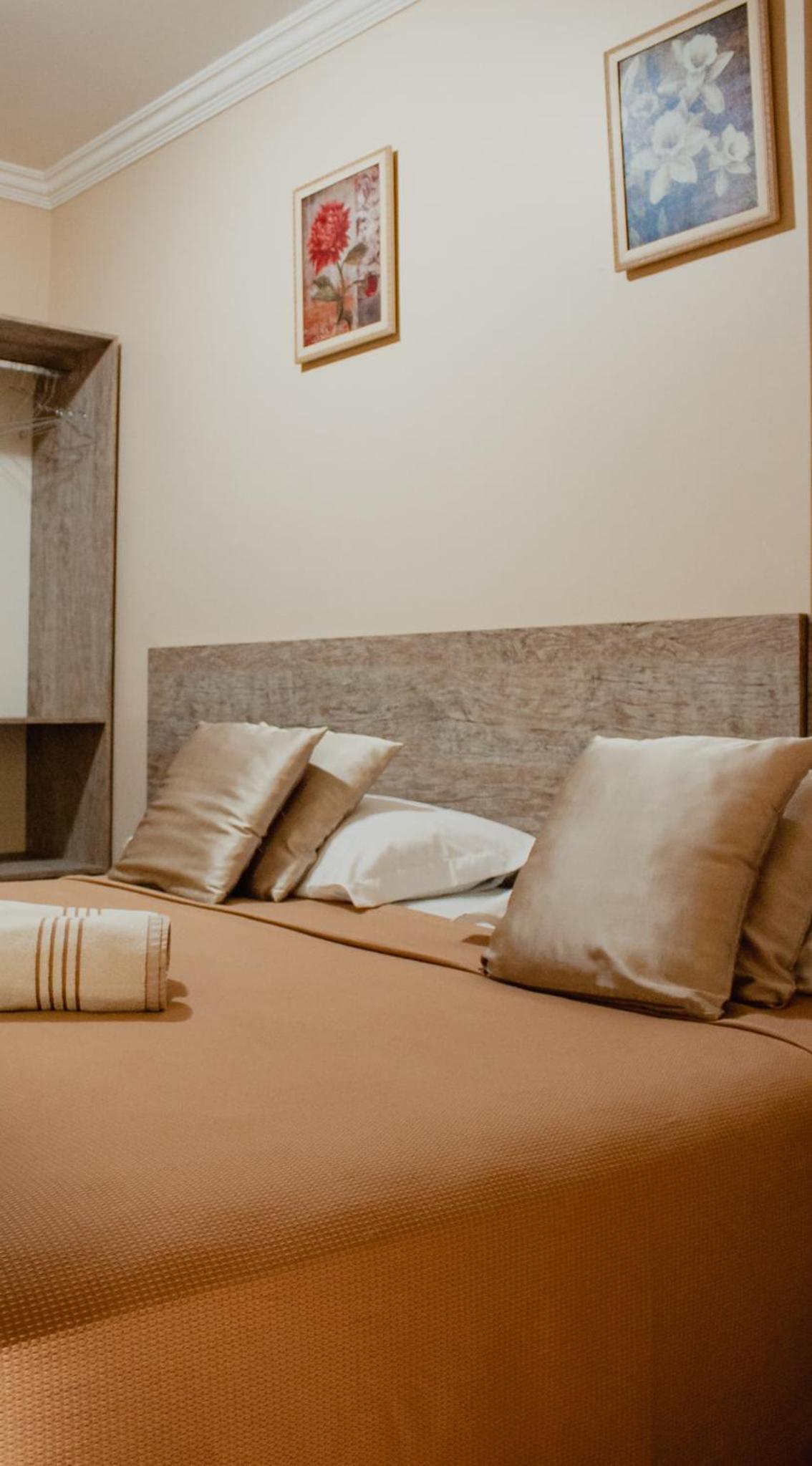 Double Room with Private Bathroom photo 2