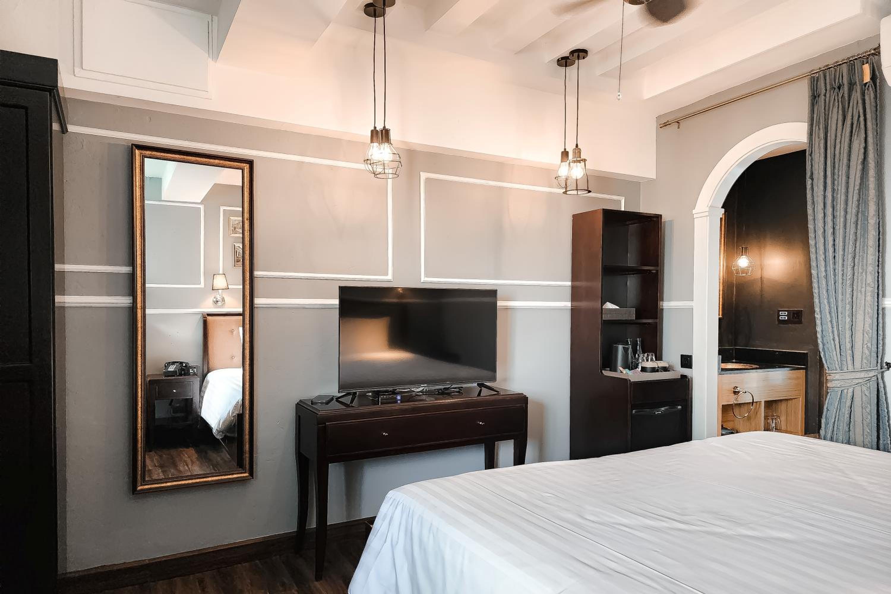 Havana Premier King Room