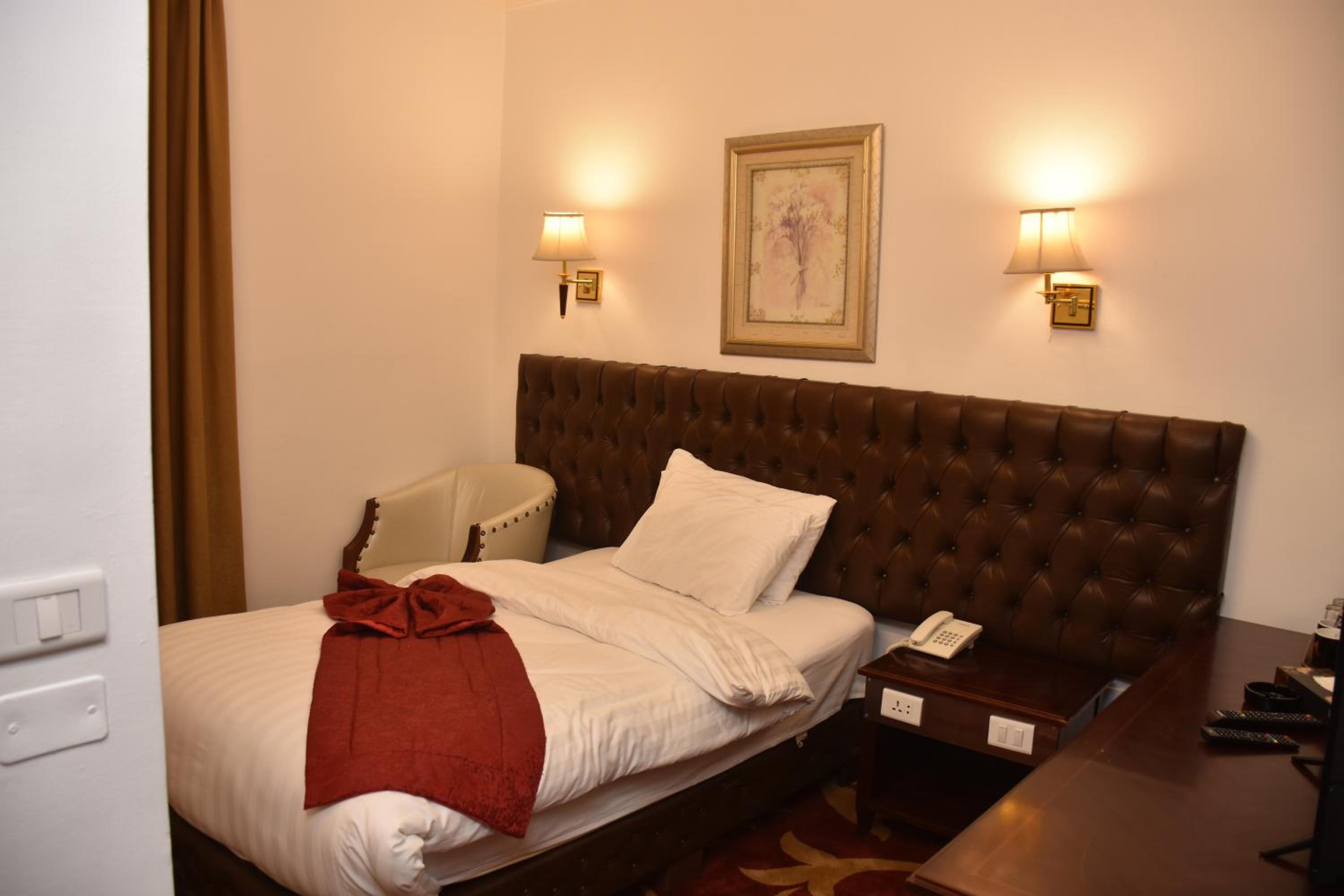 Deluxe Queen Room
