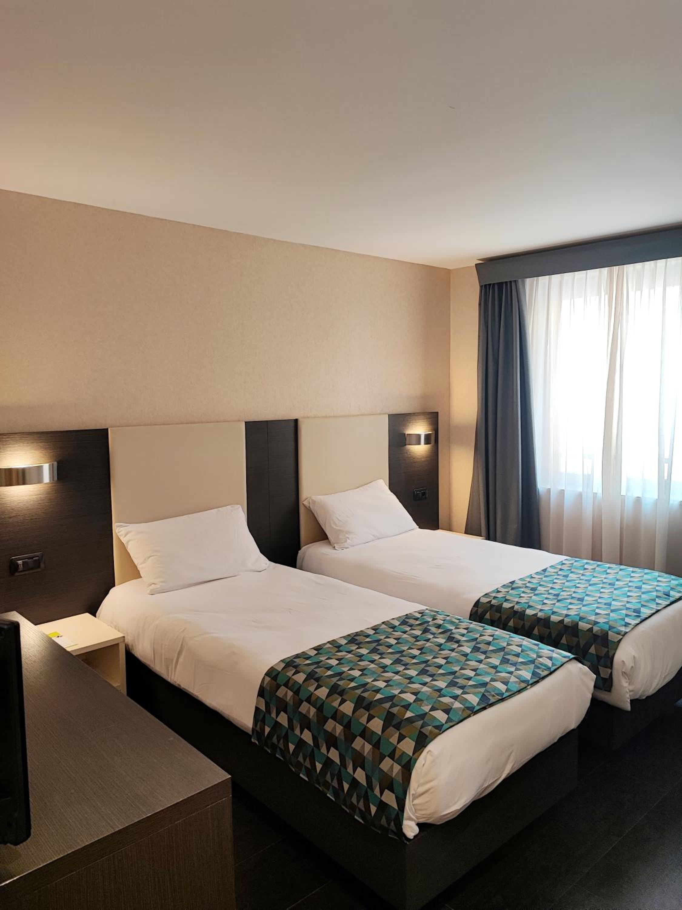 Superior Double or Twin Room photo 2