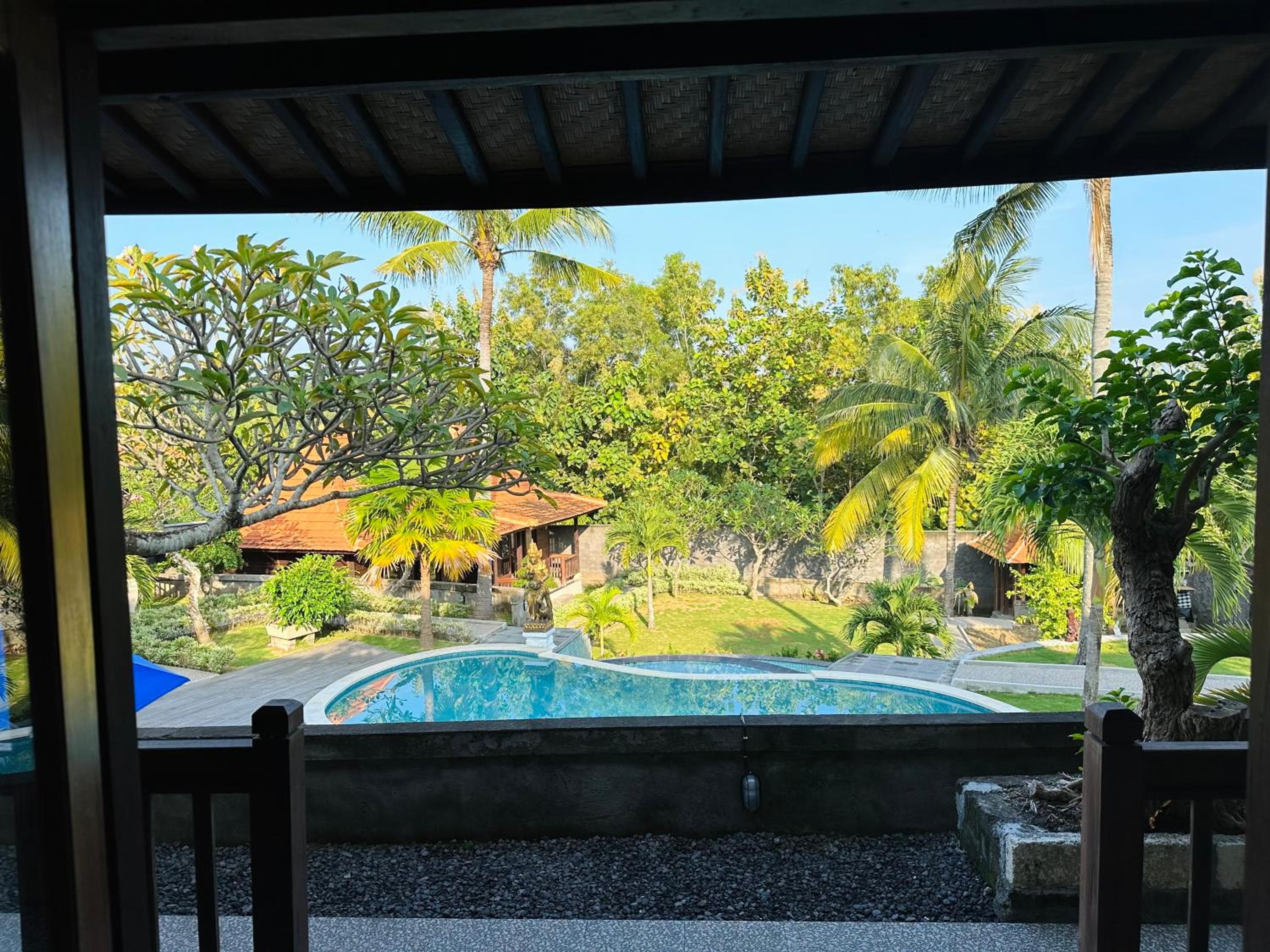 Double Room with Pool View - Photo 8