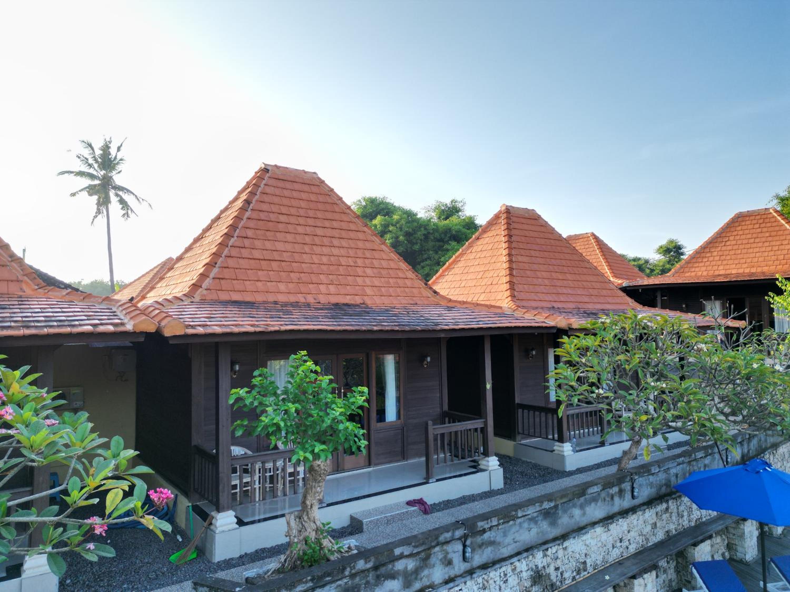 Double Room with Pool View - Photo 6