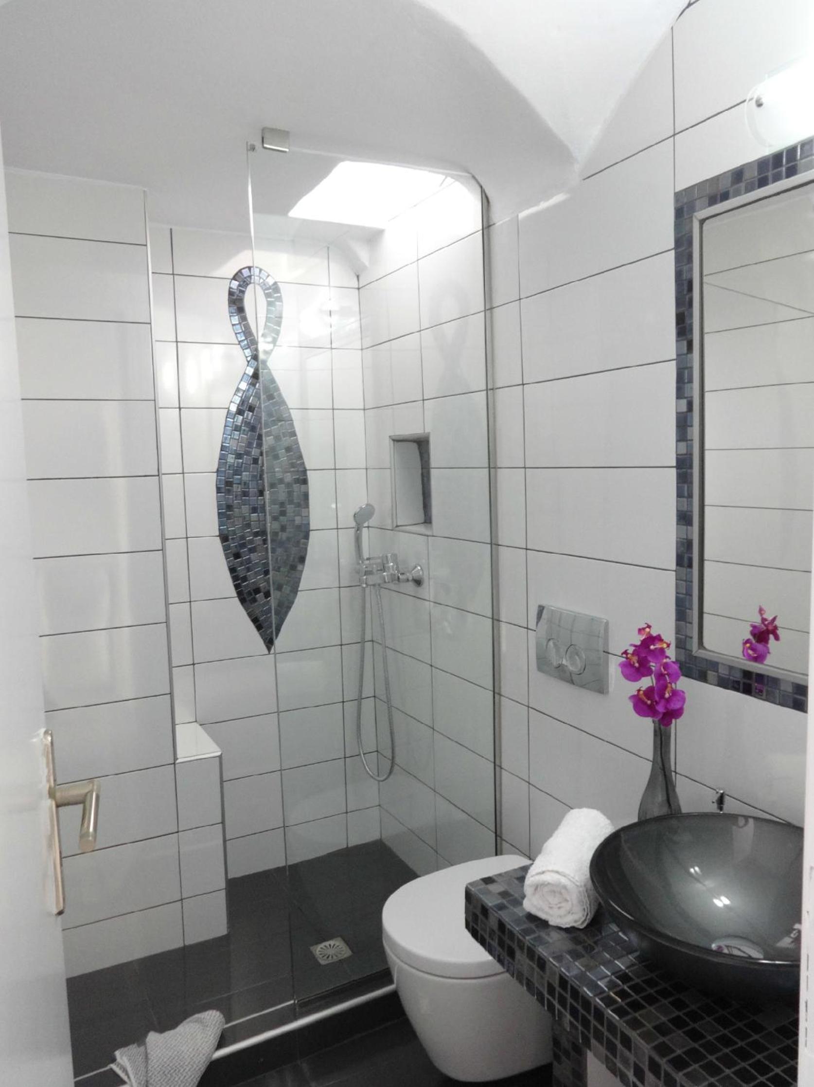 Double or Twin Room - Photo 2