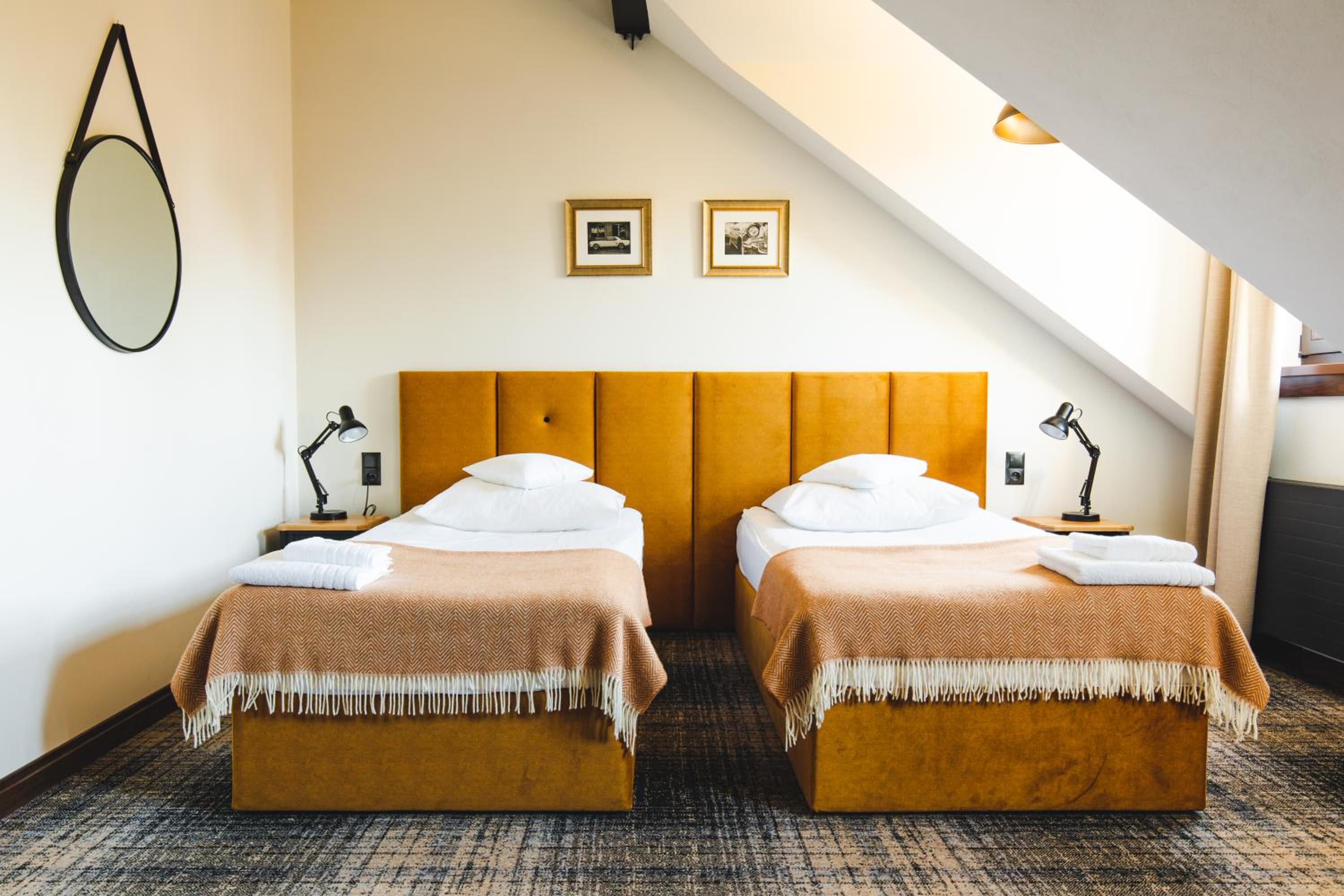 Large Double or Twin Room - Photo 1