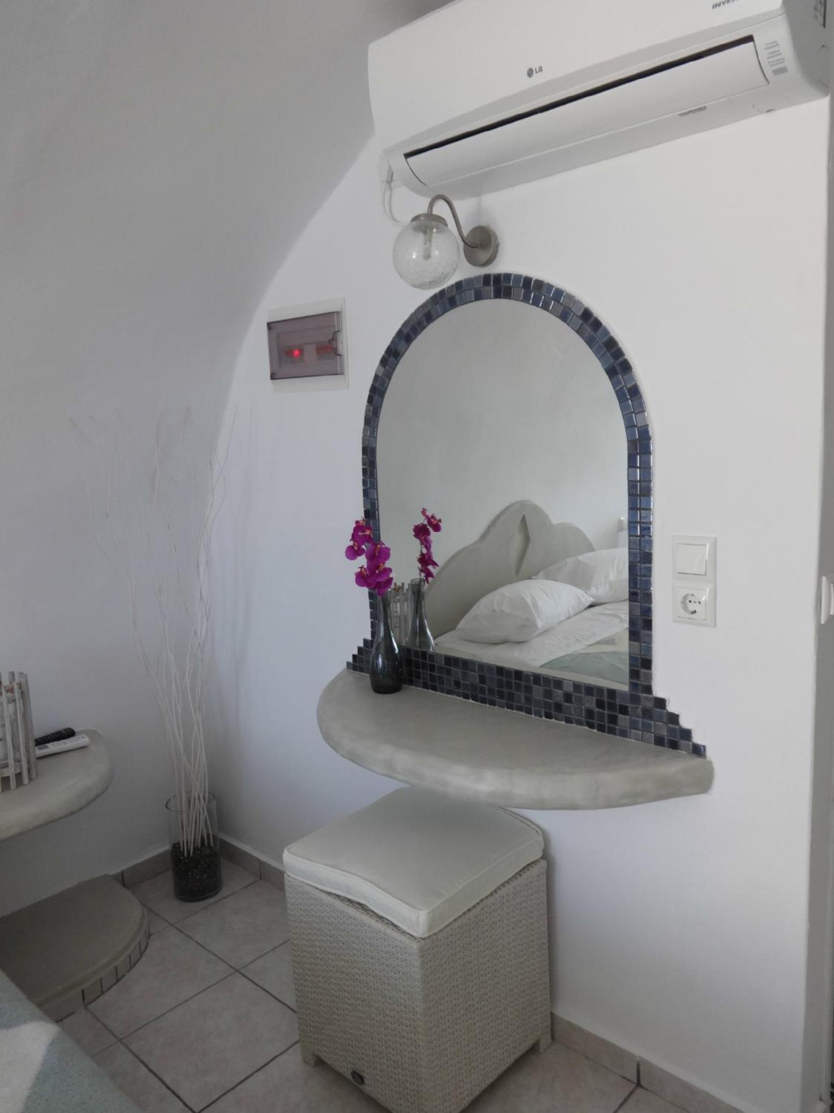 Double or Twin Room - Photo 9