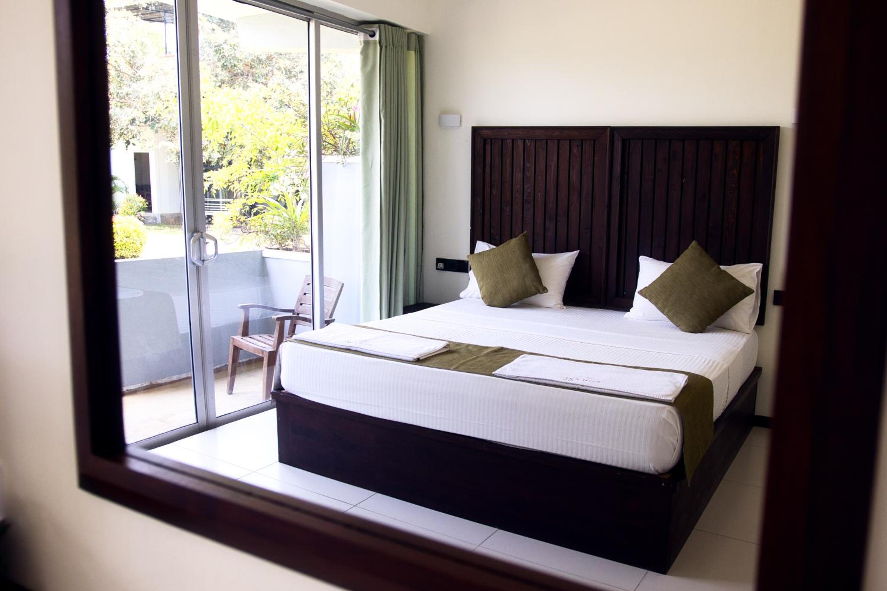 Double Room with Pool View