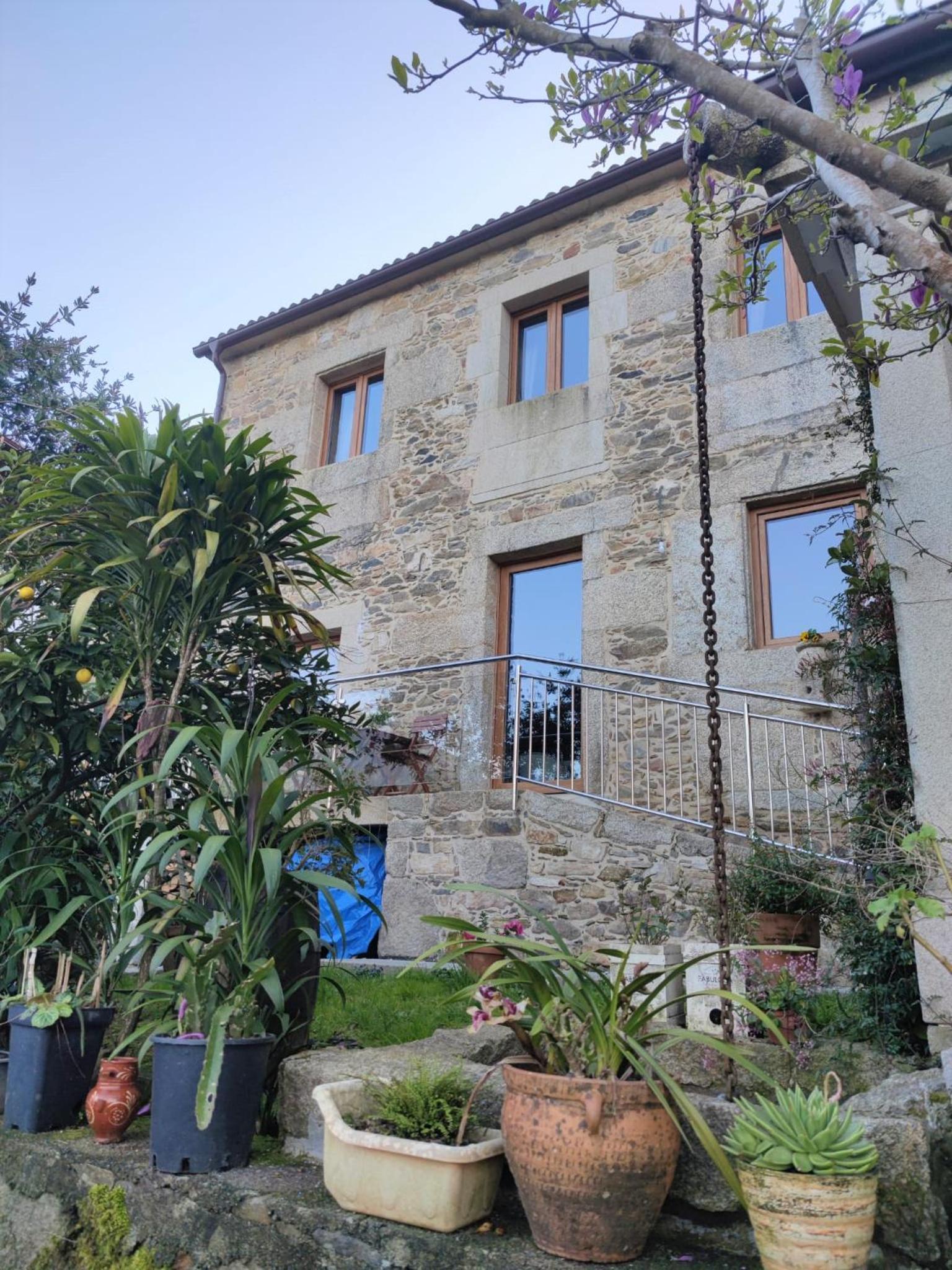 Six-Bedroom House photo 2
