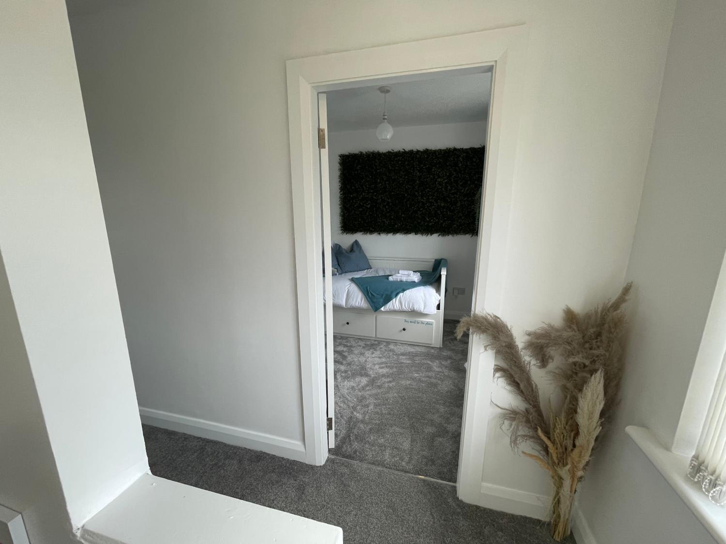 Four-Bedroom House photo 1