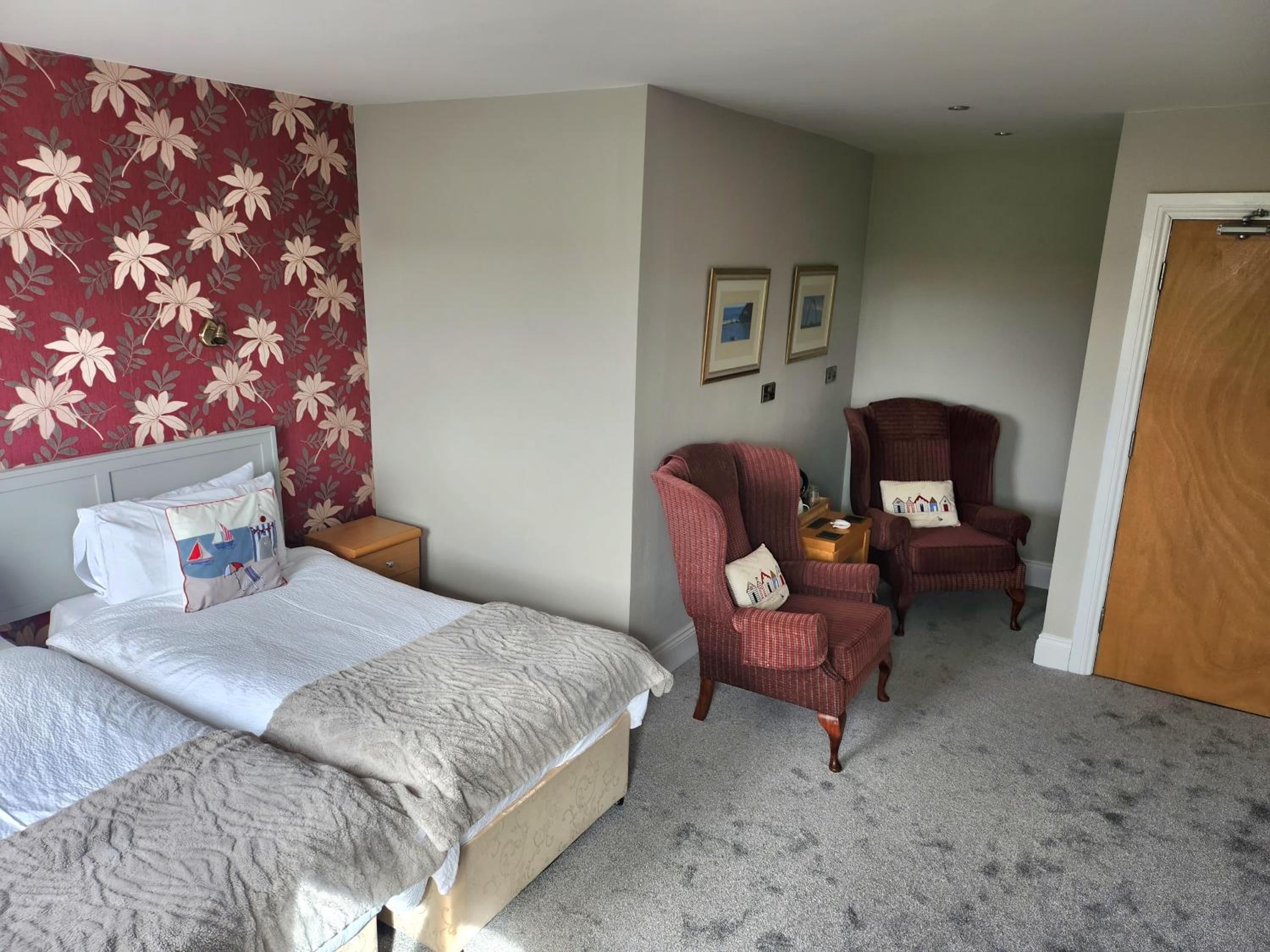 Deluxe Twin Room photo 2