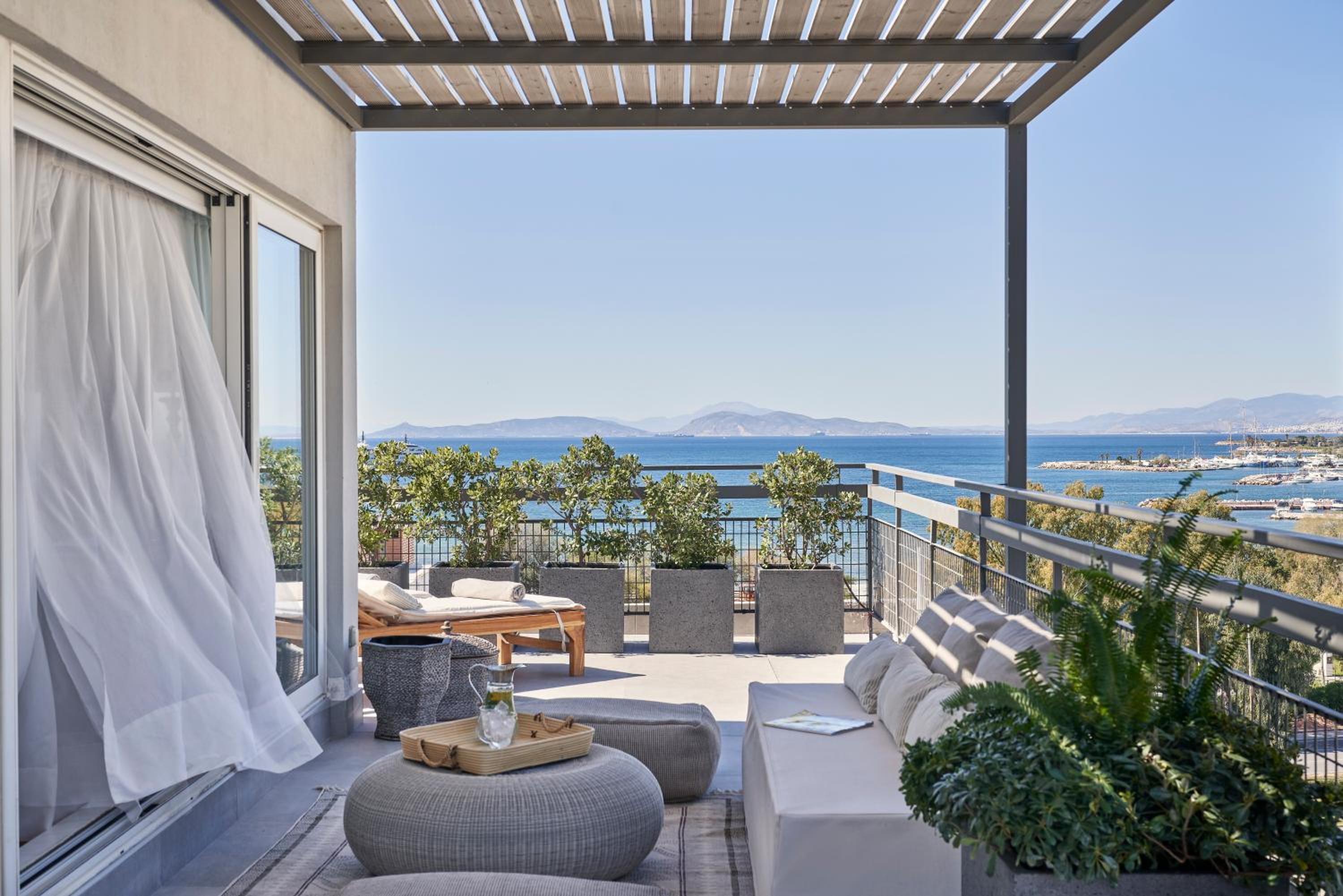 Penthouse Suite with Sea View Veranda thumbnail 6