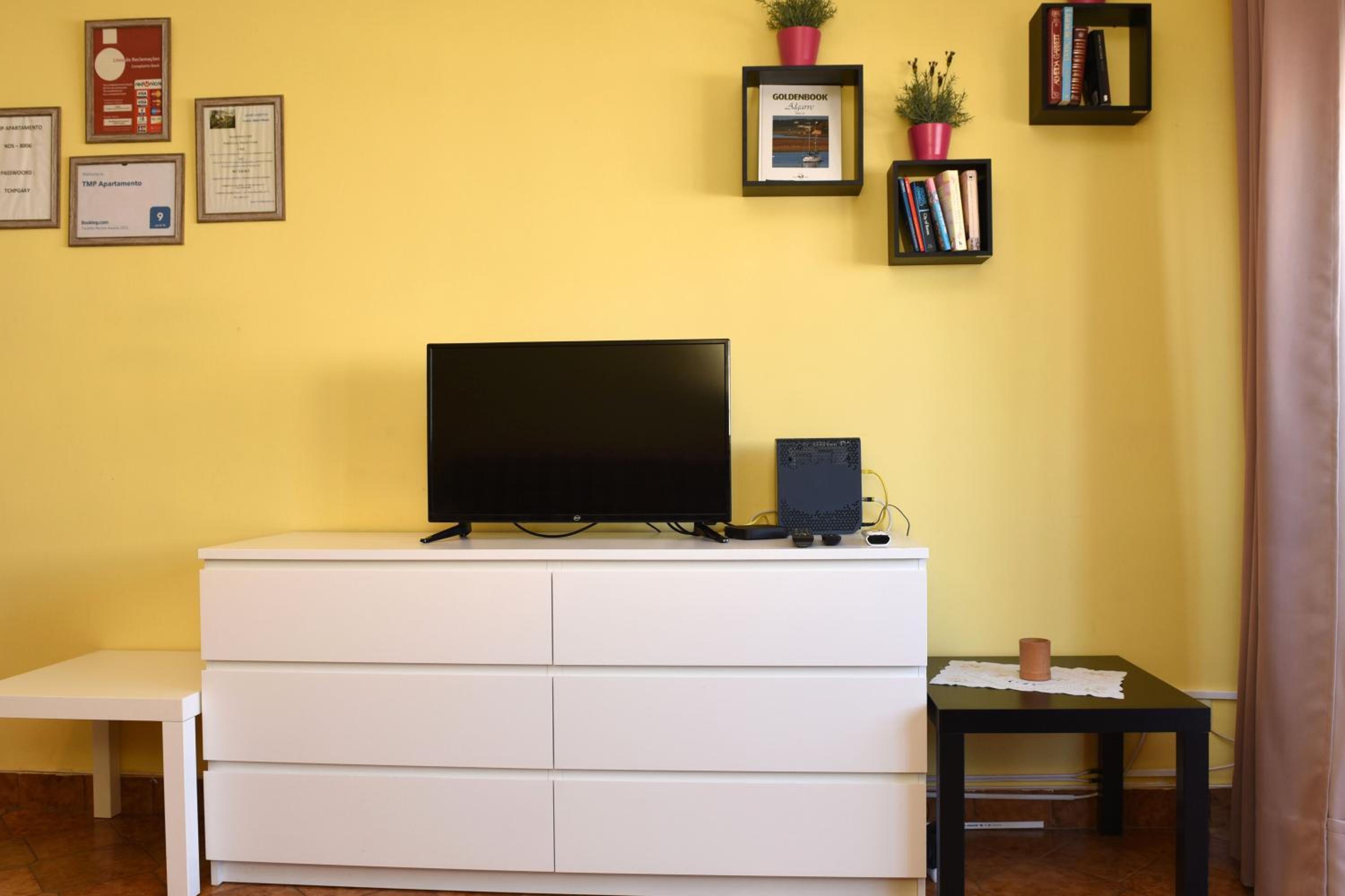 One-Bedroom Apartment photo 1