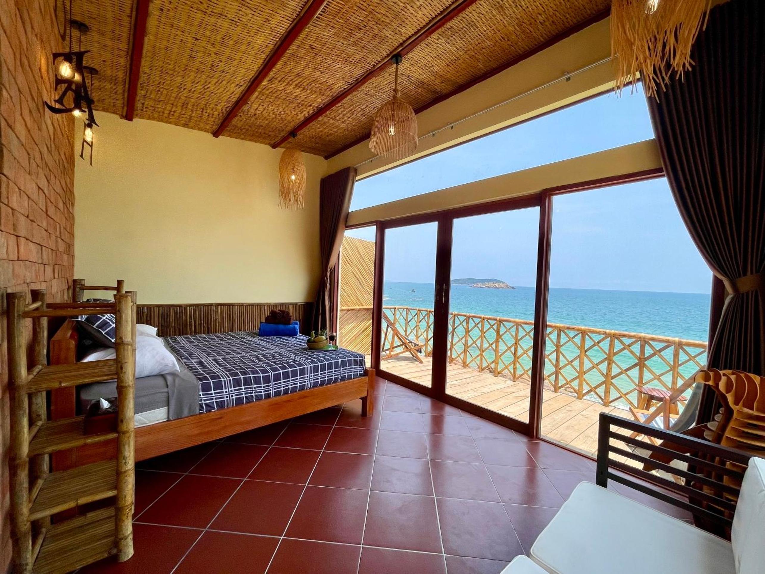 Family Room with Sea View photo 1