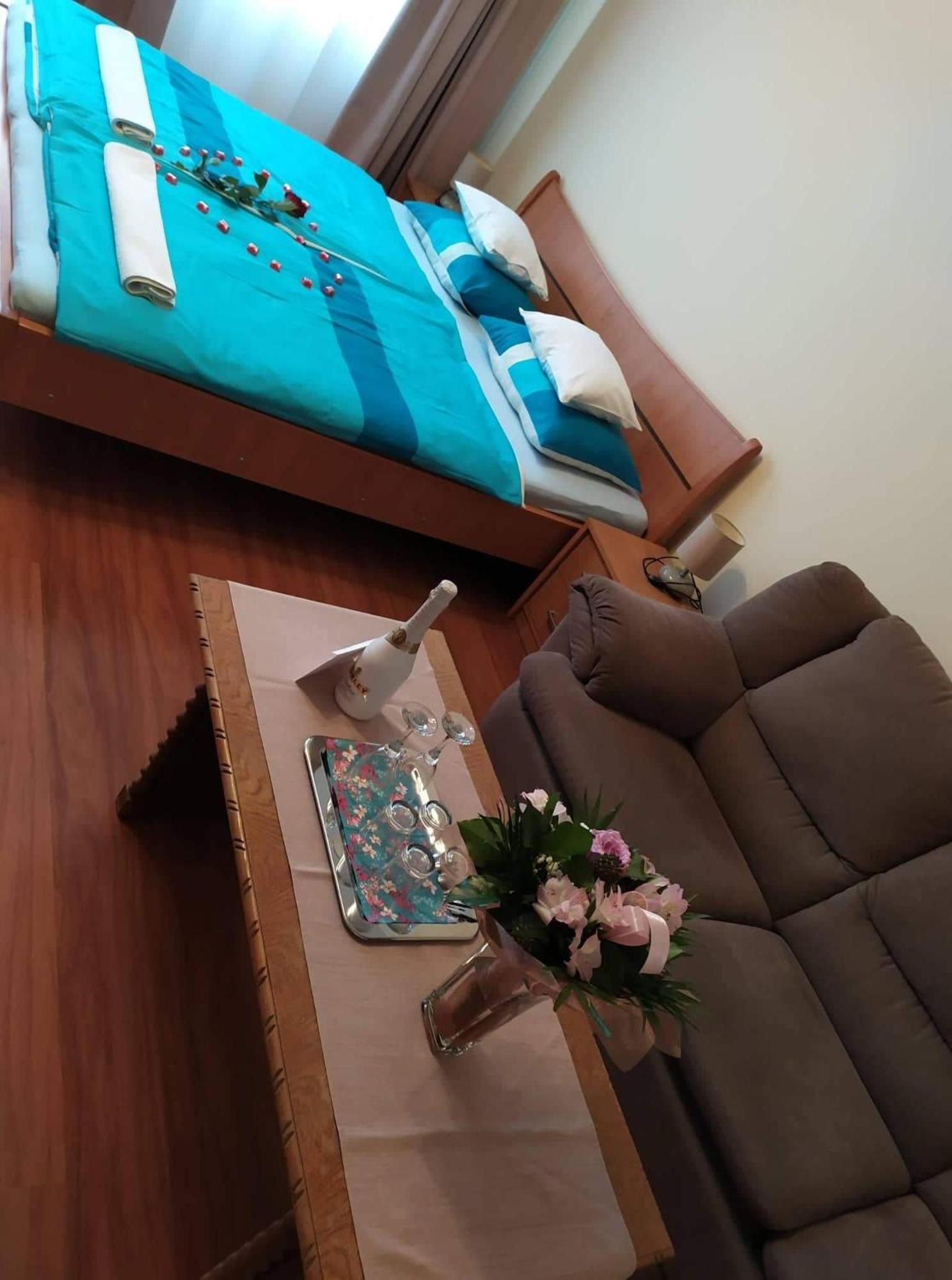 Family Room with Balcony photo 3