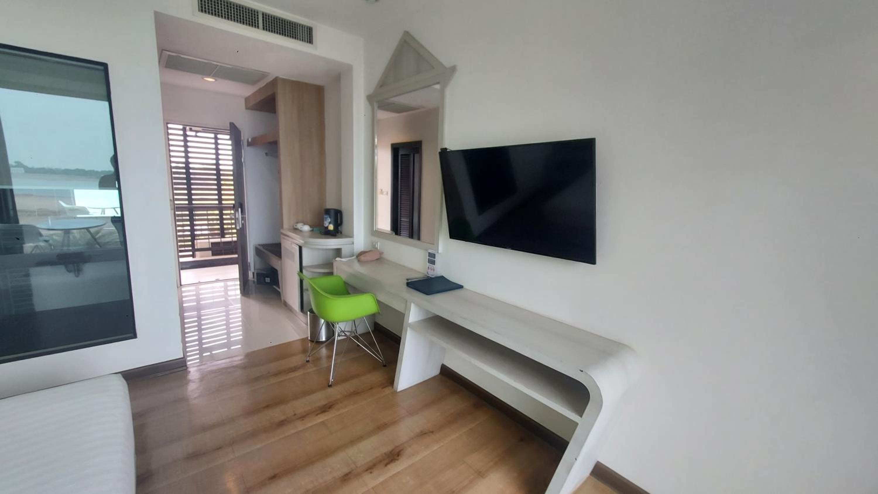 Deluxe Double or Twin Room - Photo 19