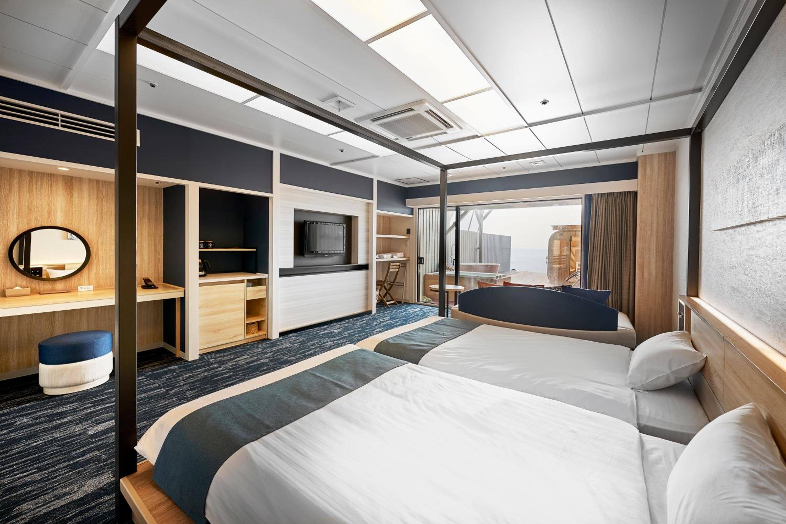 Deluxe Triple Room with Ocean View and Open-Air Bath and Sauna