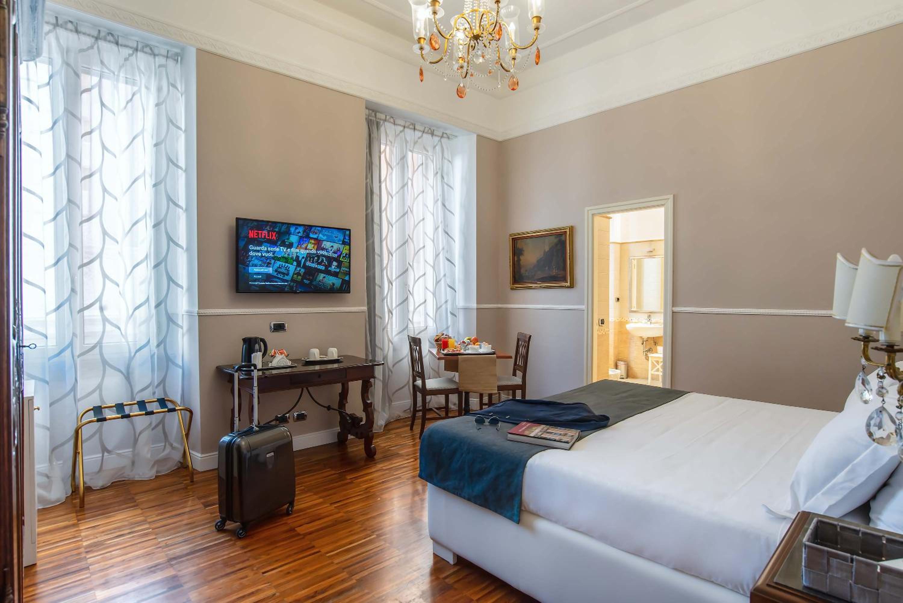 Deluxe Double or Twin Room photo 2