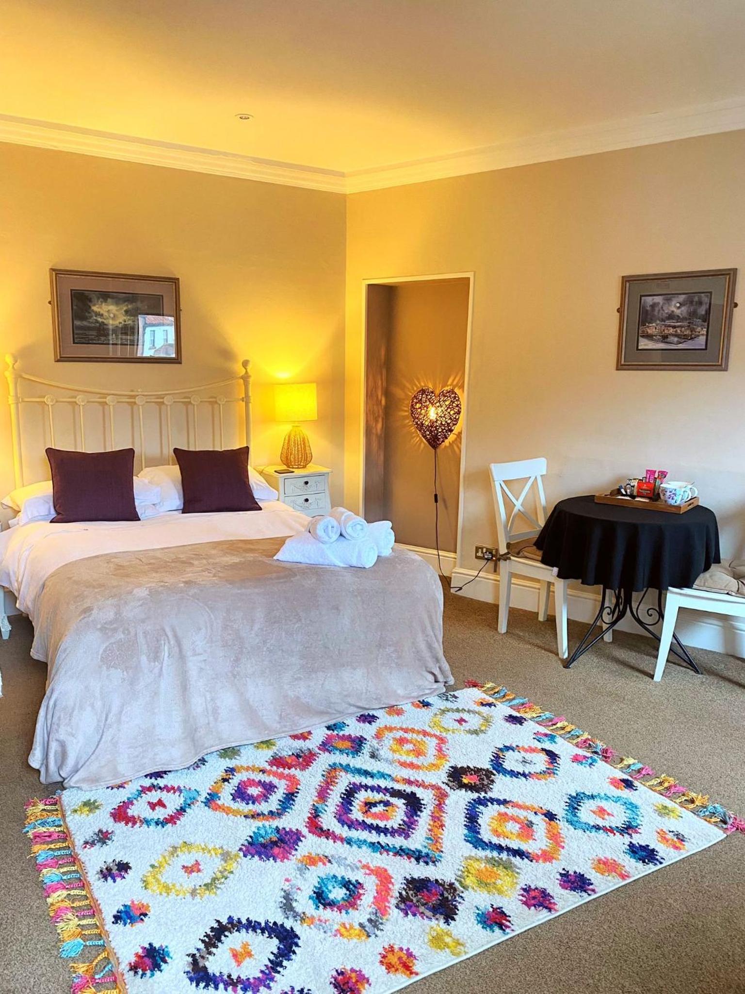 Double Room with Private Bathroom - Photo 1