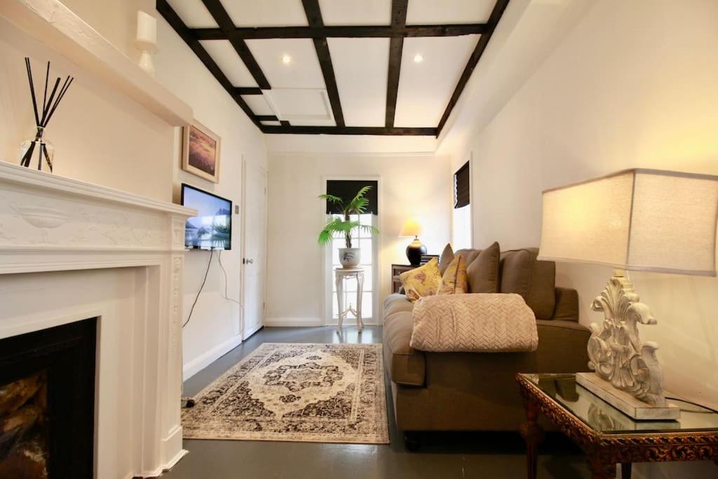 One-Bedroom House photo 1